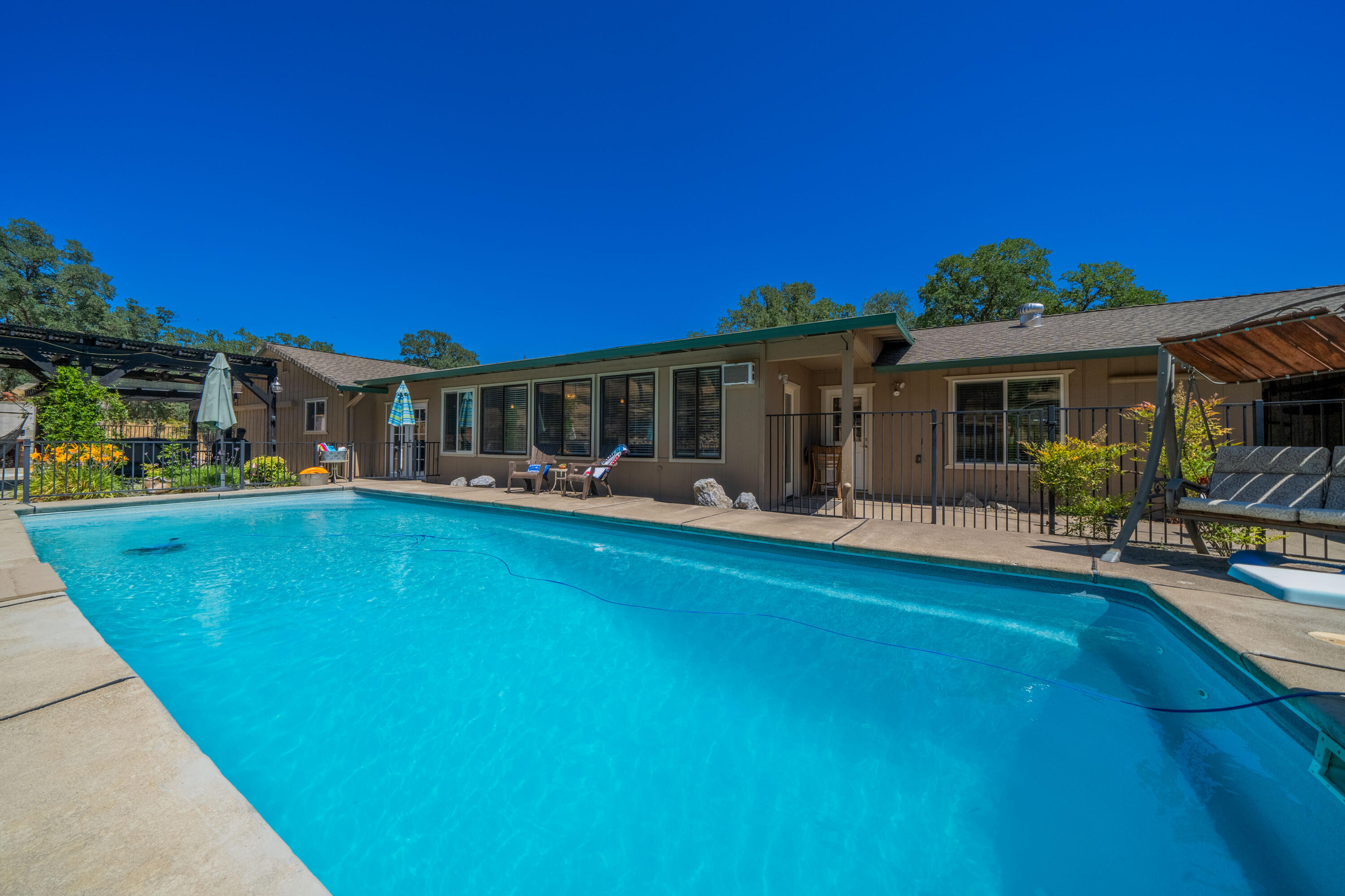 property viewer photo 32