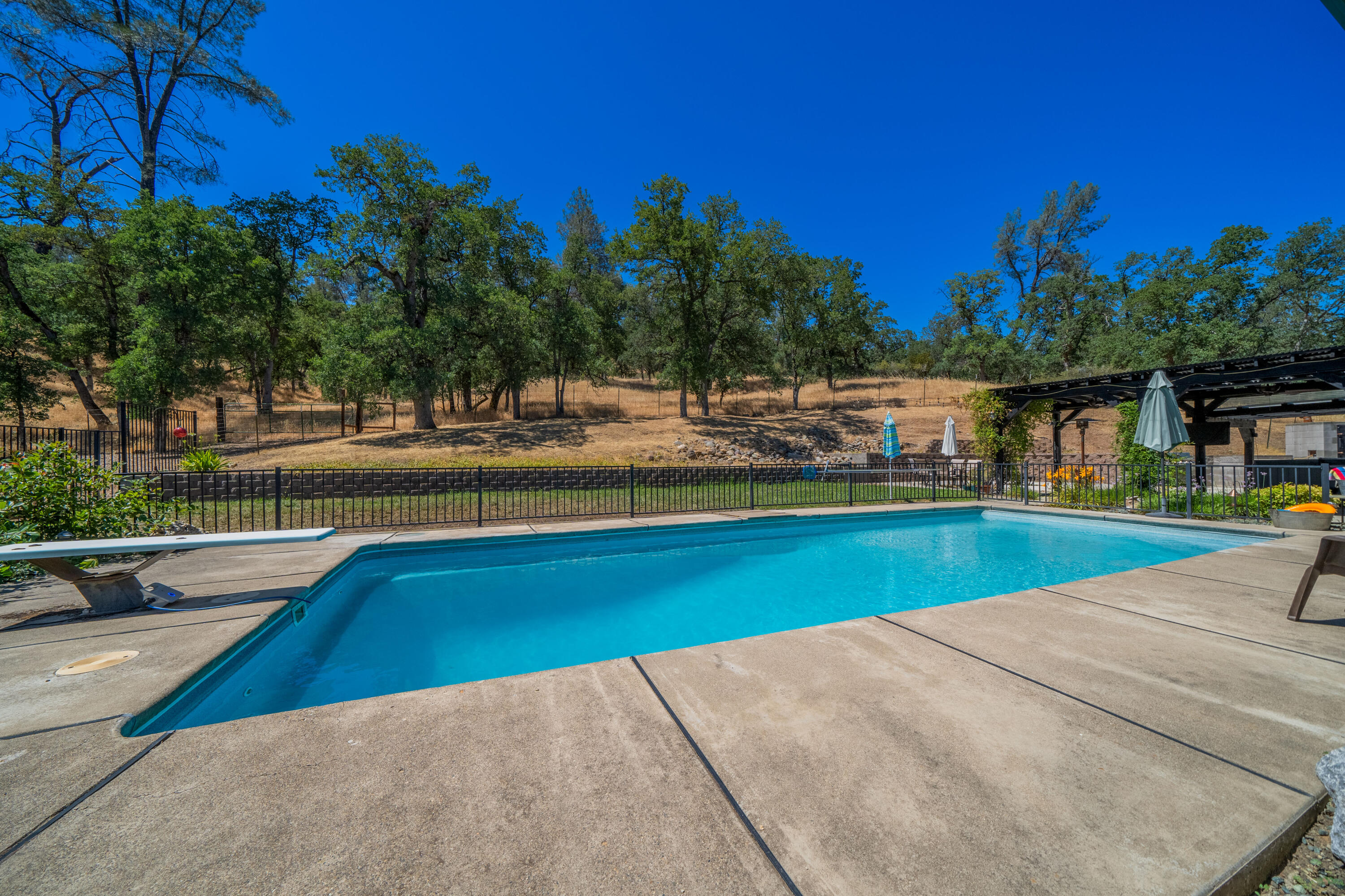 property viewer photo 35