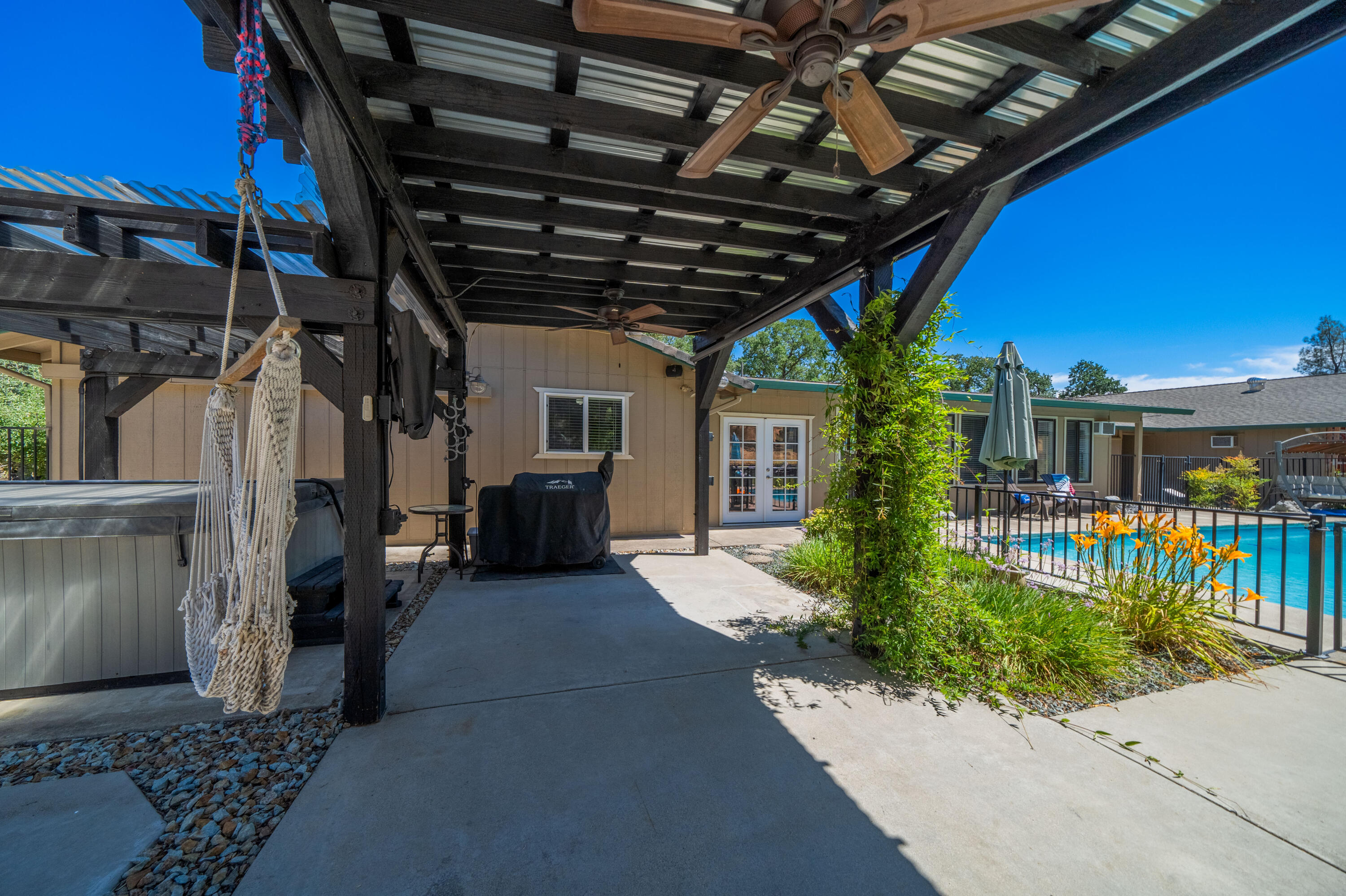 property viewer photo 45