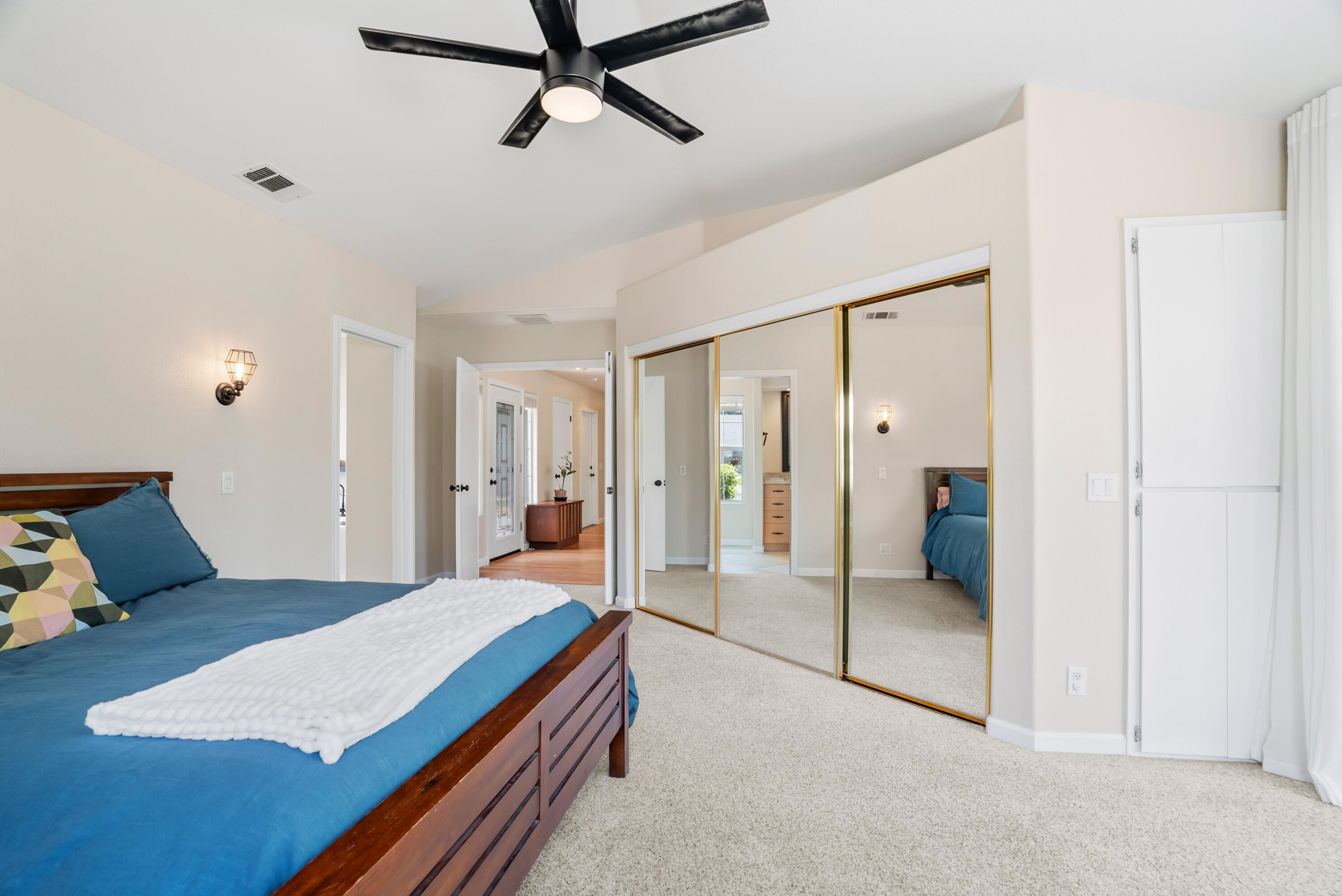 property viewer photo 16