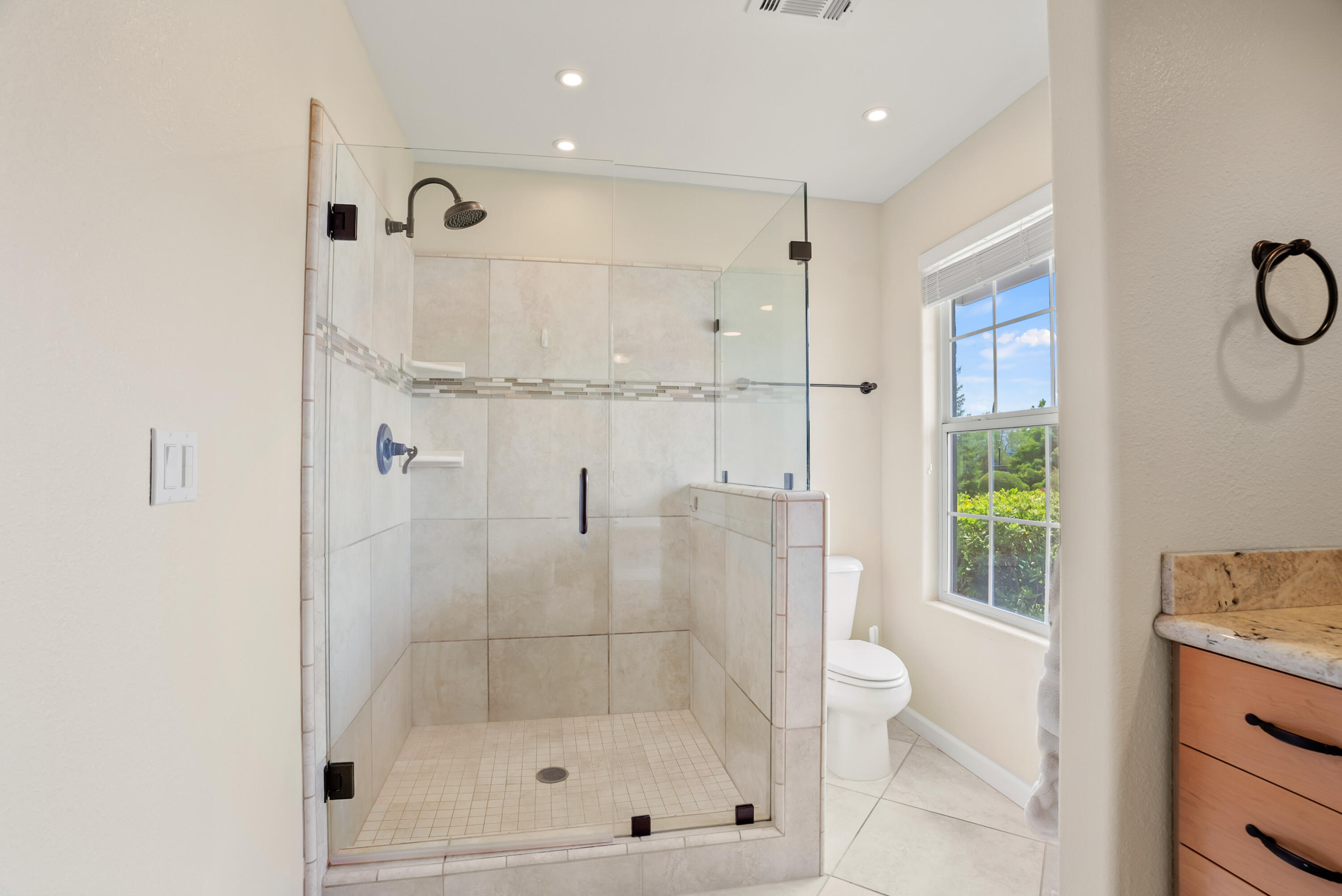 property viewer photo 19