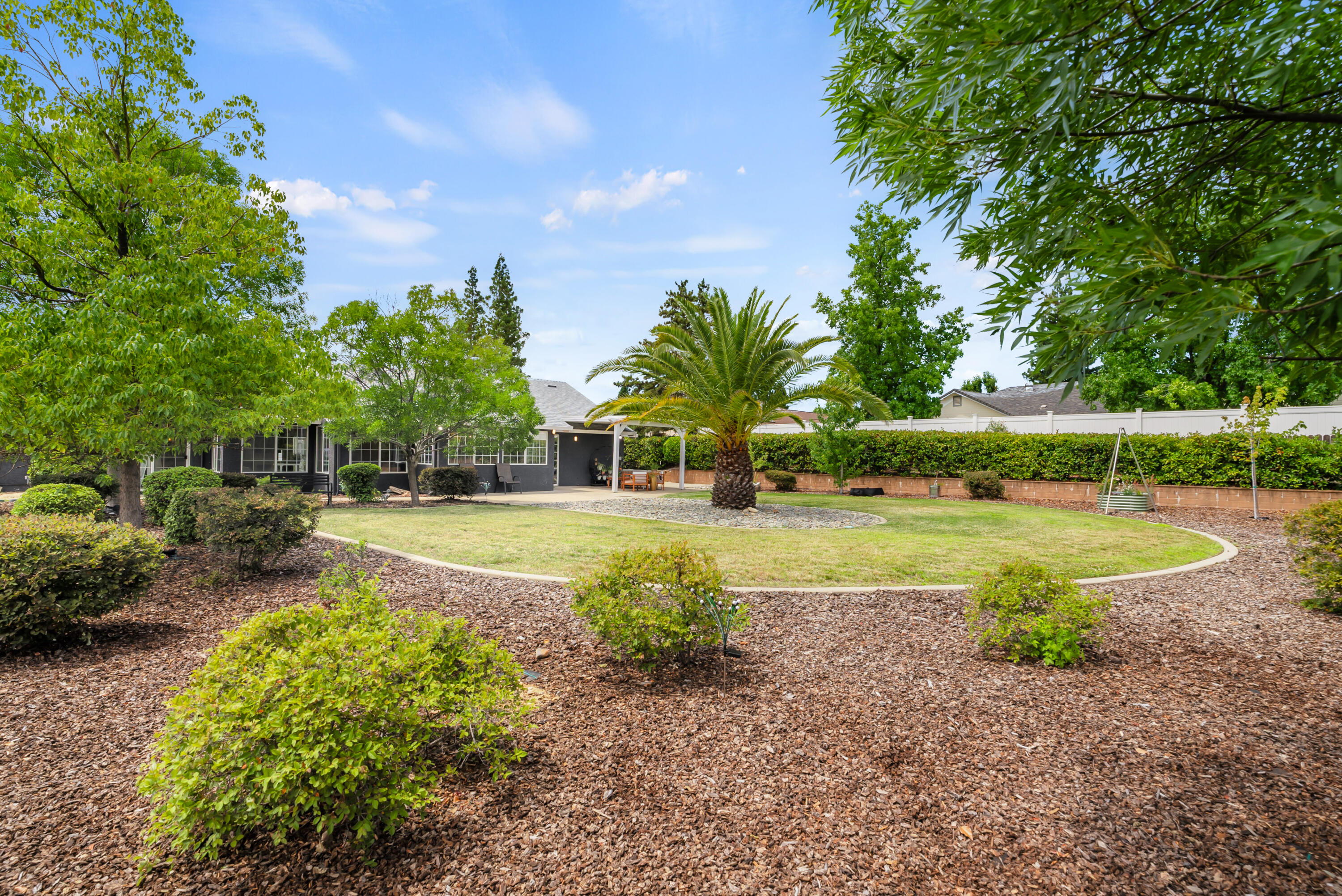 property viewer photo 26