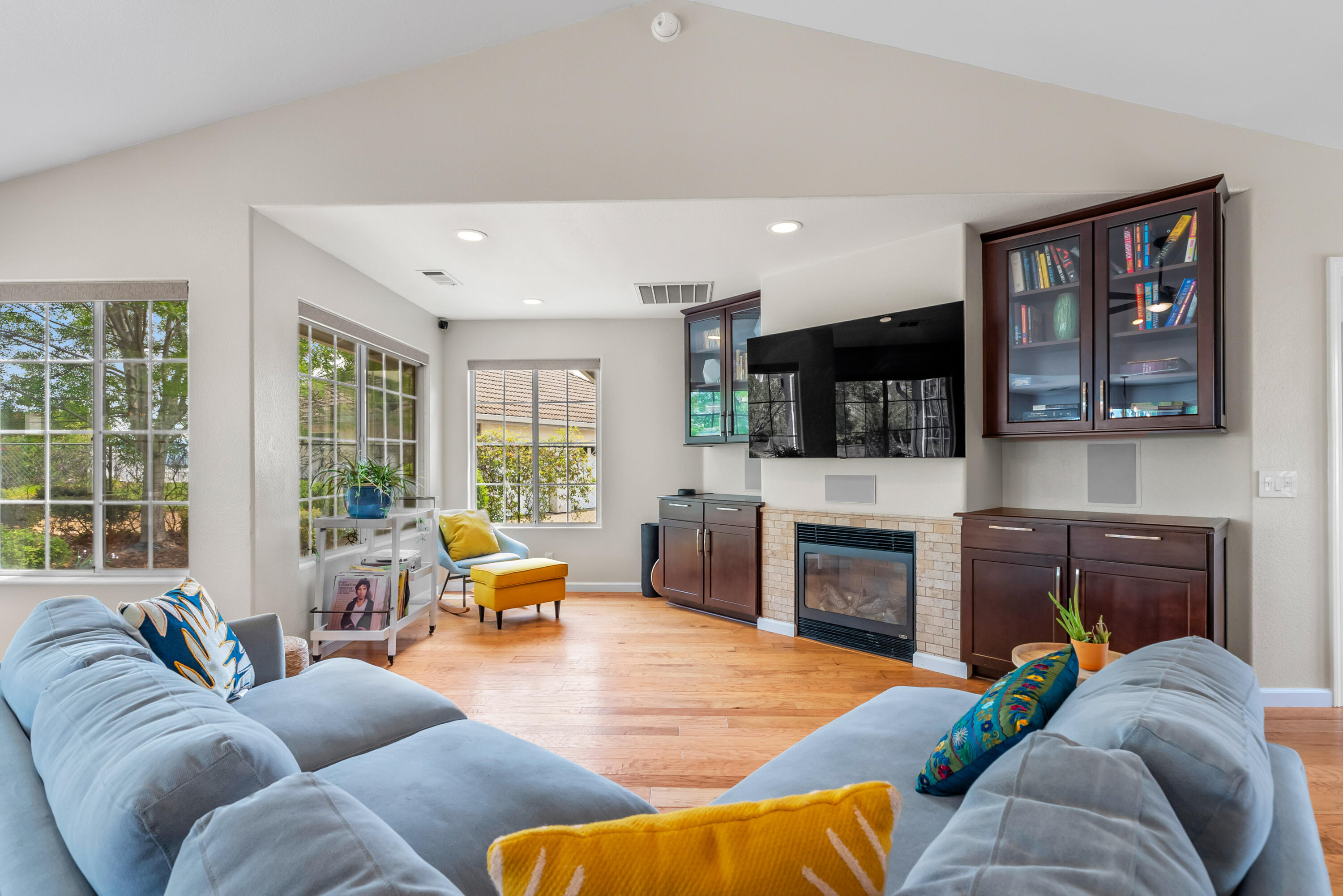property viewer photo 4