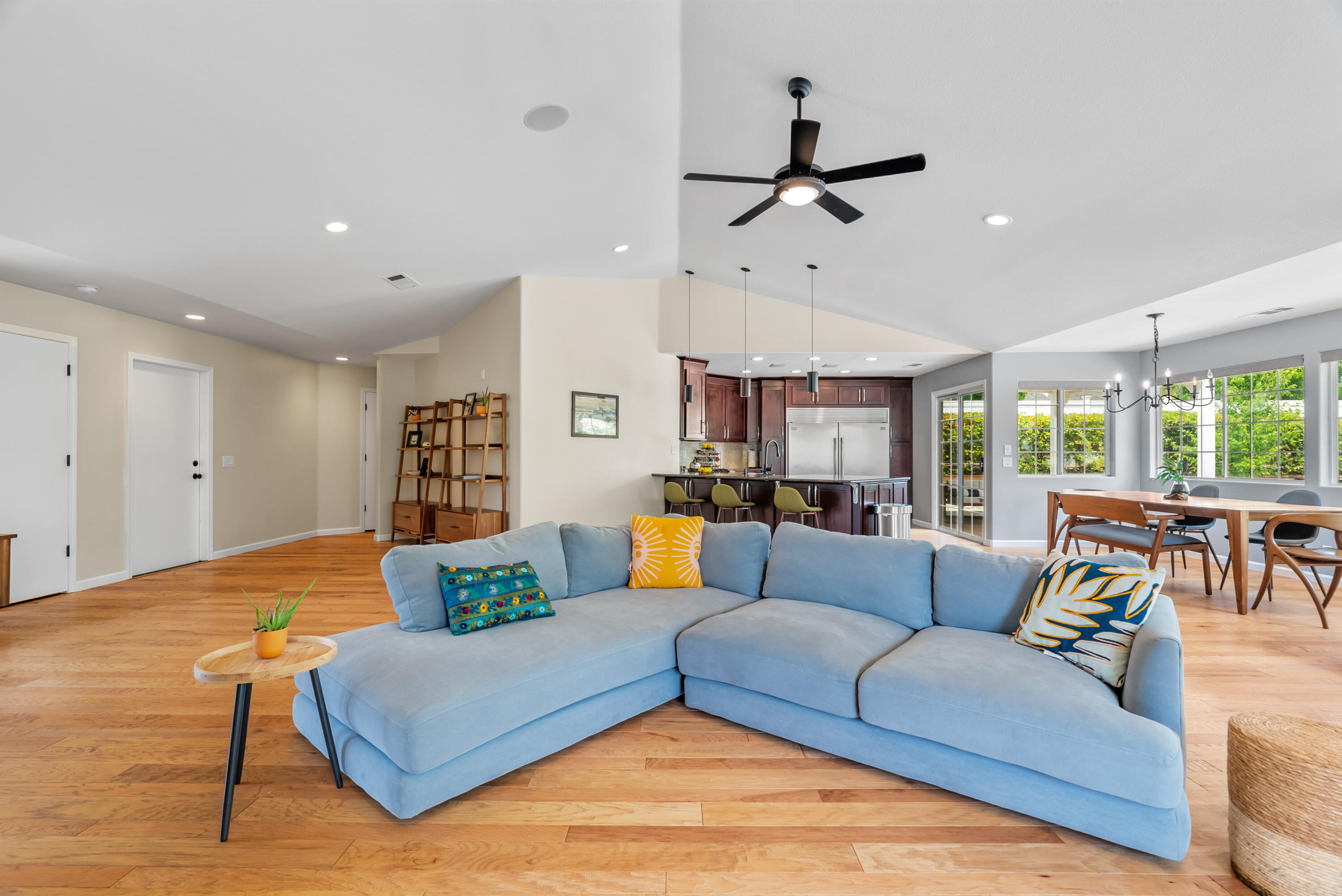 property viewer photo 6