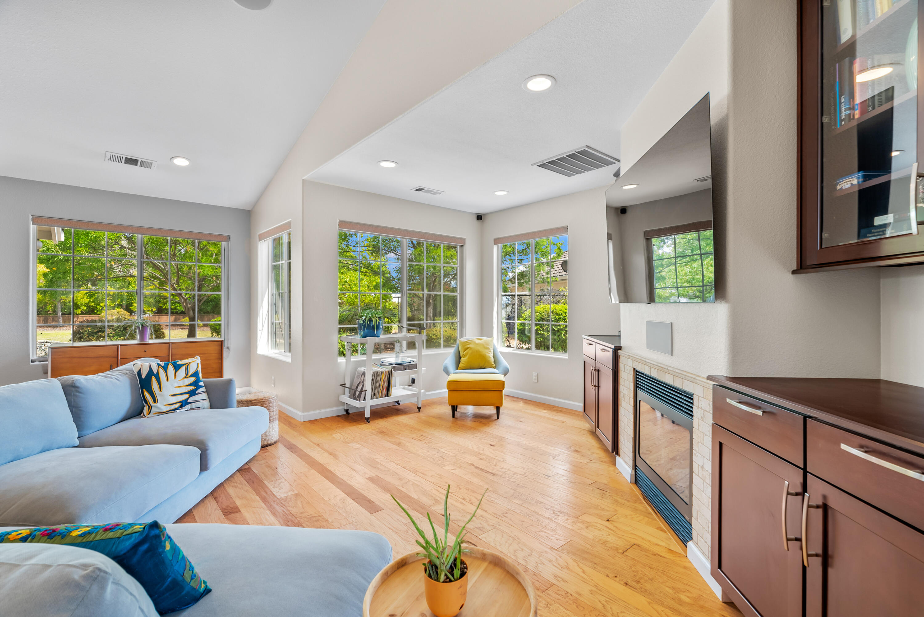 property viewer photo 7