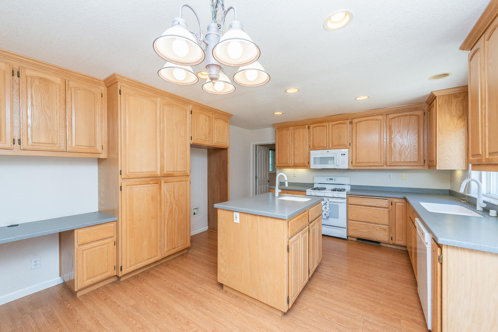 property viewer photo 18