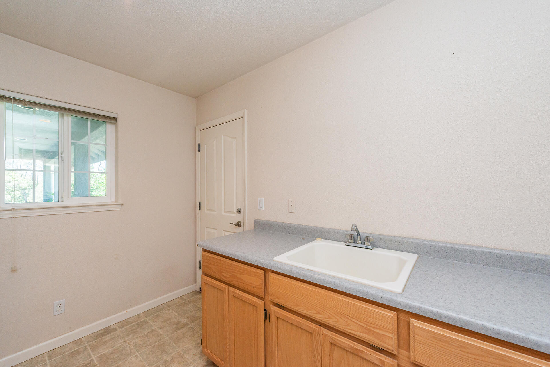 property viewer photo 26