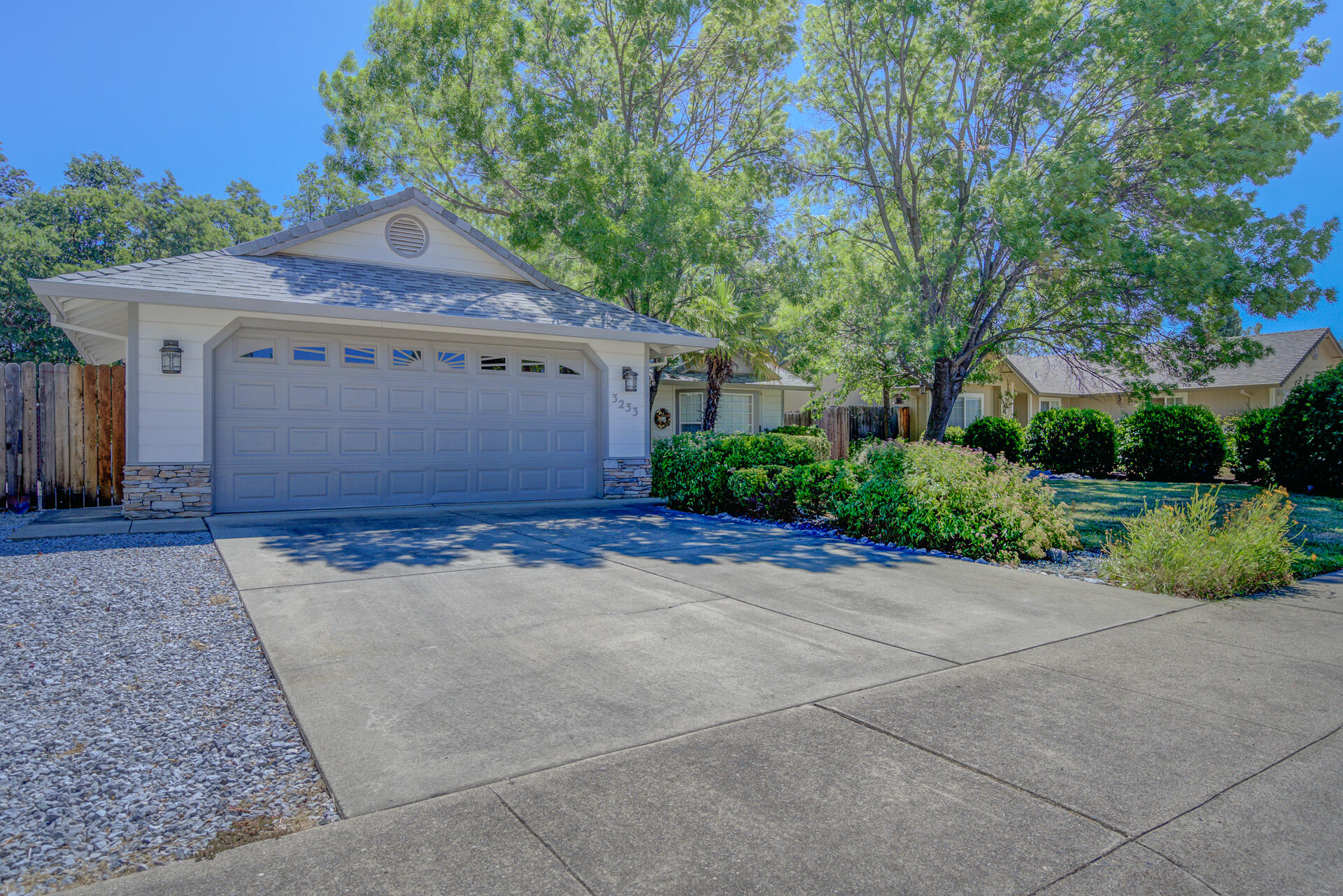 property viewer photo 2
