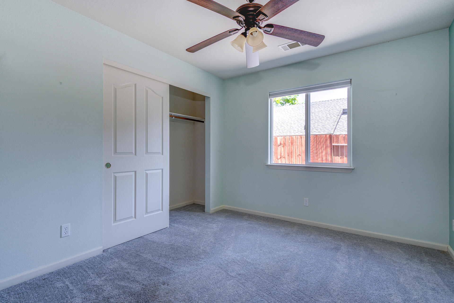 property viewer photo 25