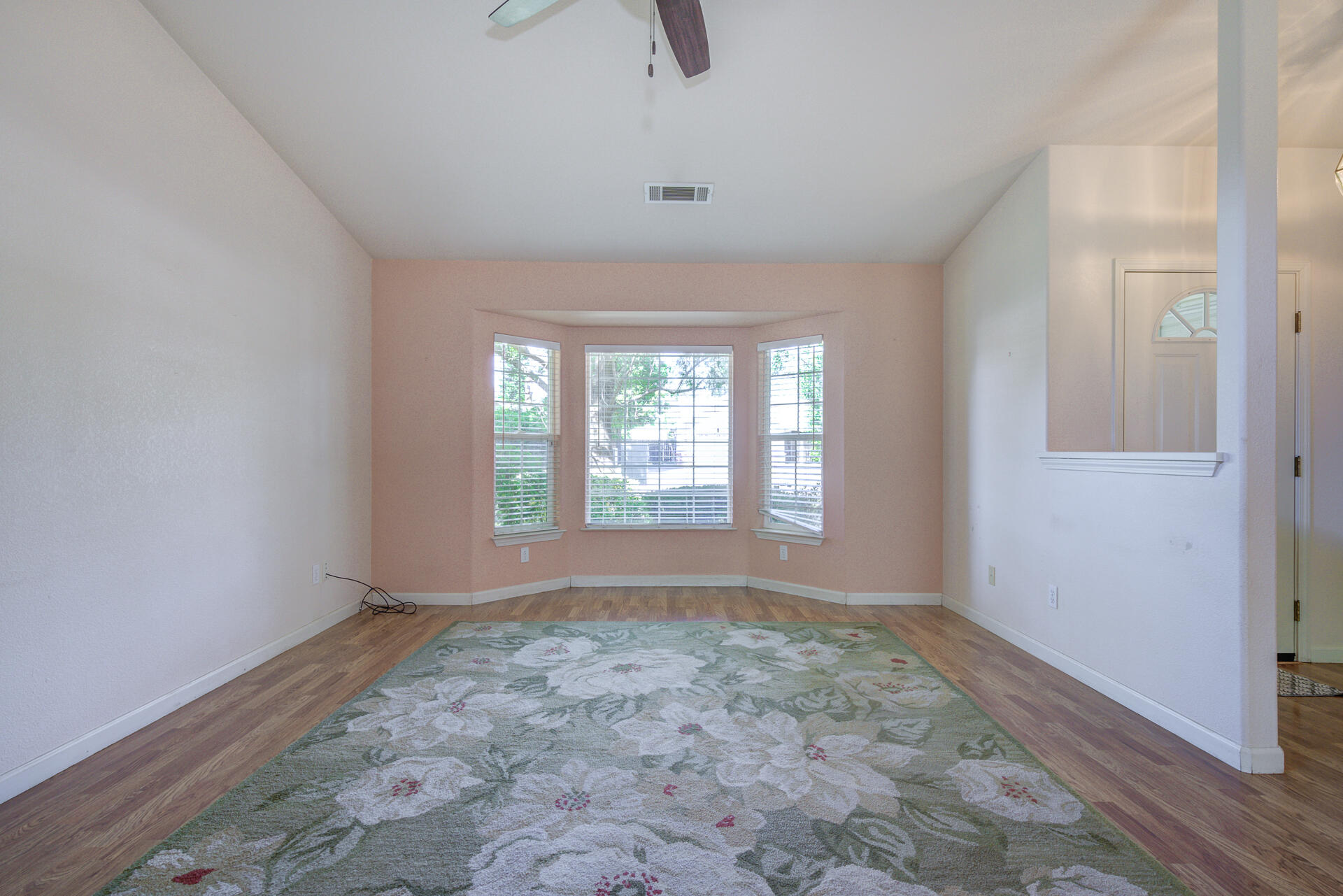 property viewer photo 6