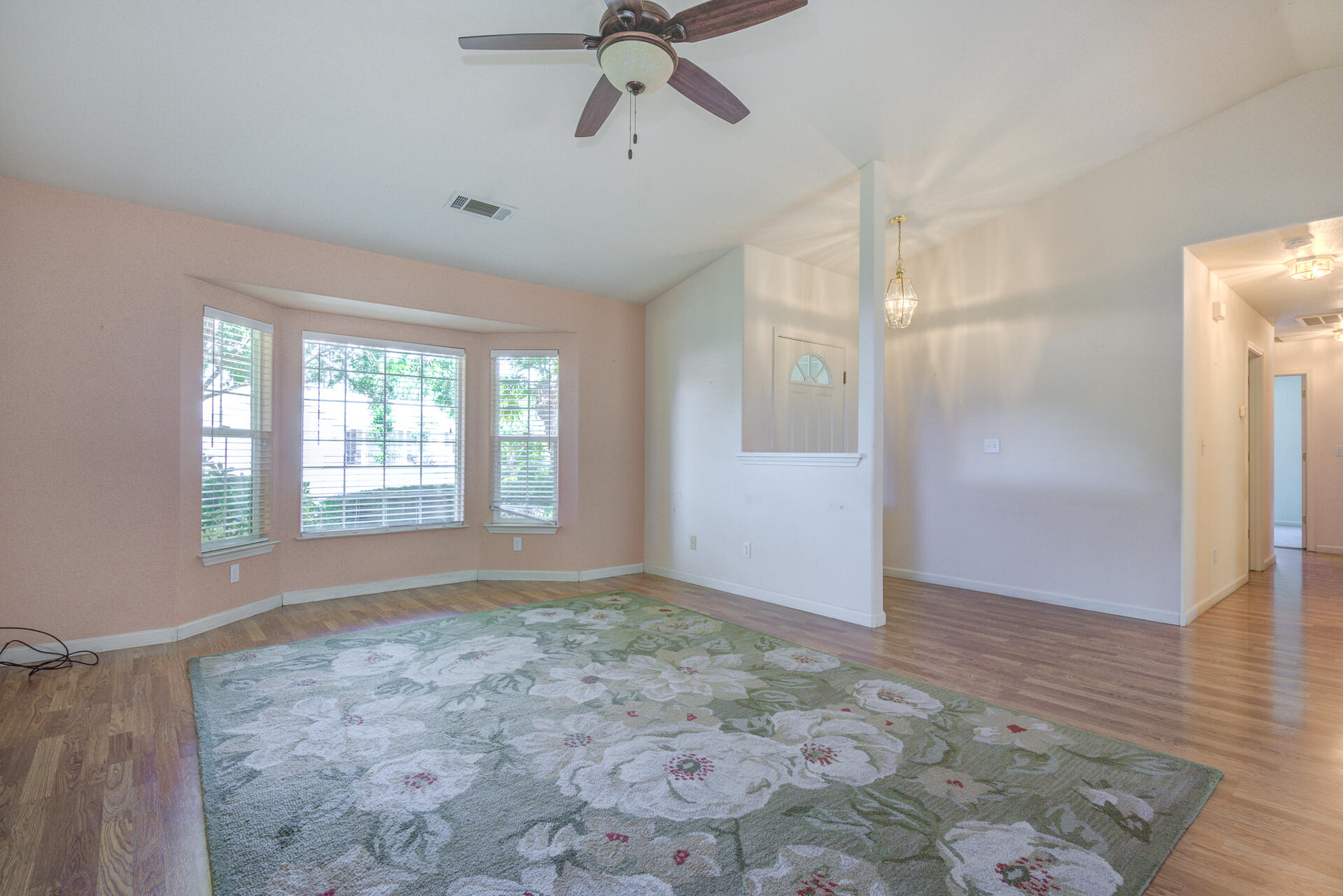 property viewer photo 7