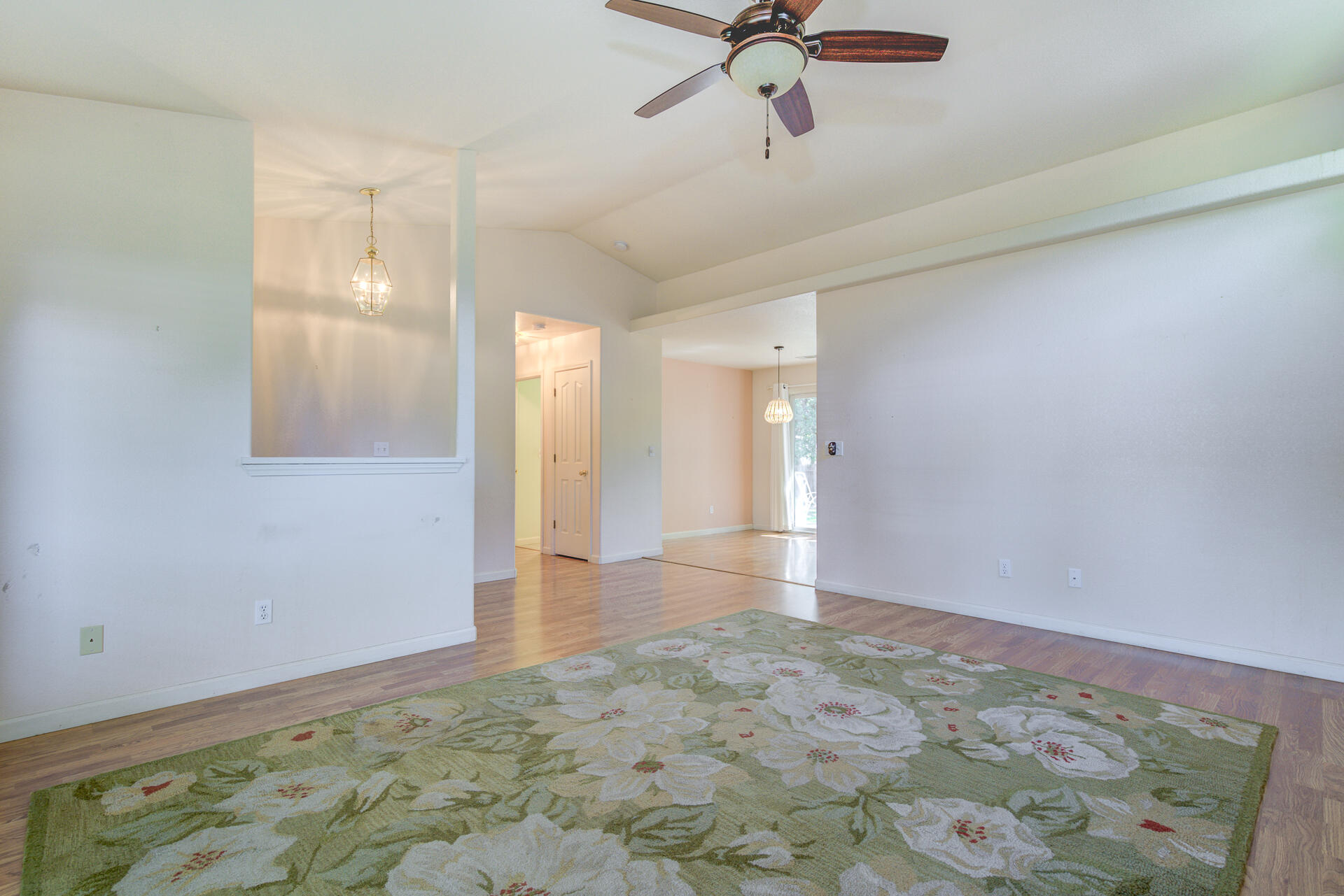 property viewer photo 9