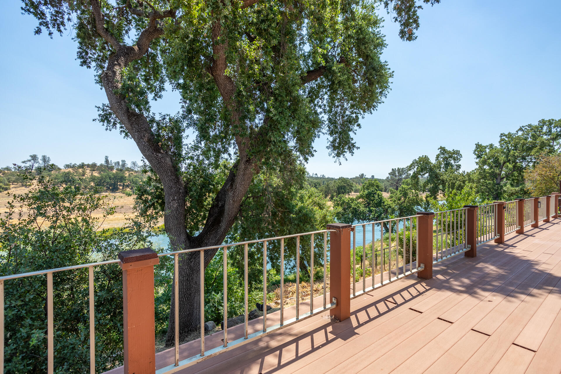 property viewer photo 36