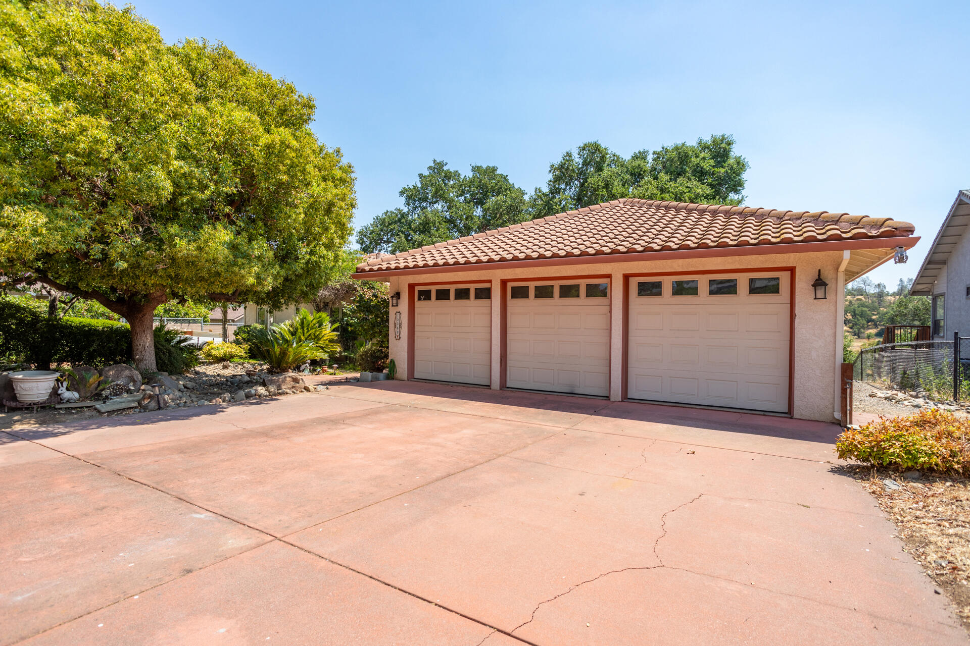 property viewer photo 40