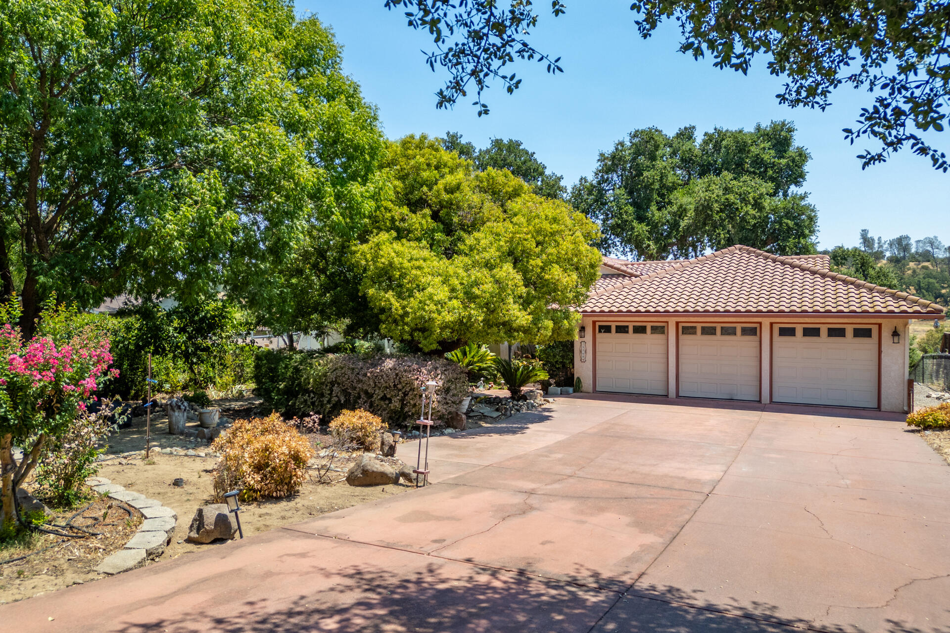 property viewer photo 9