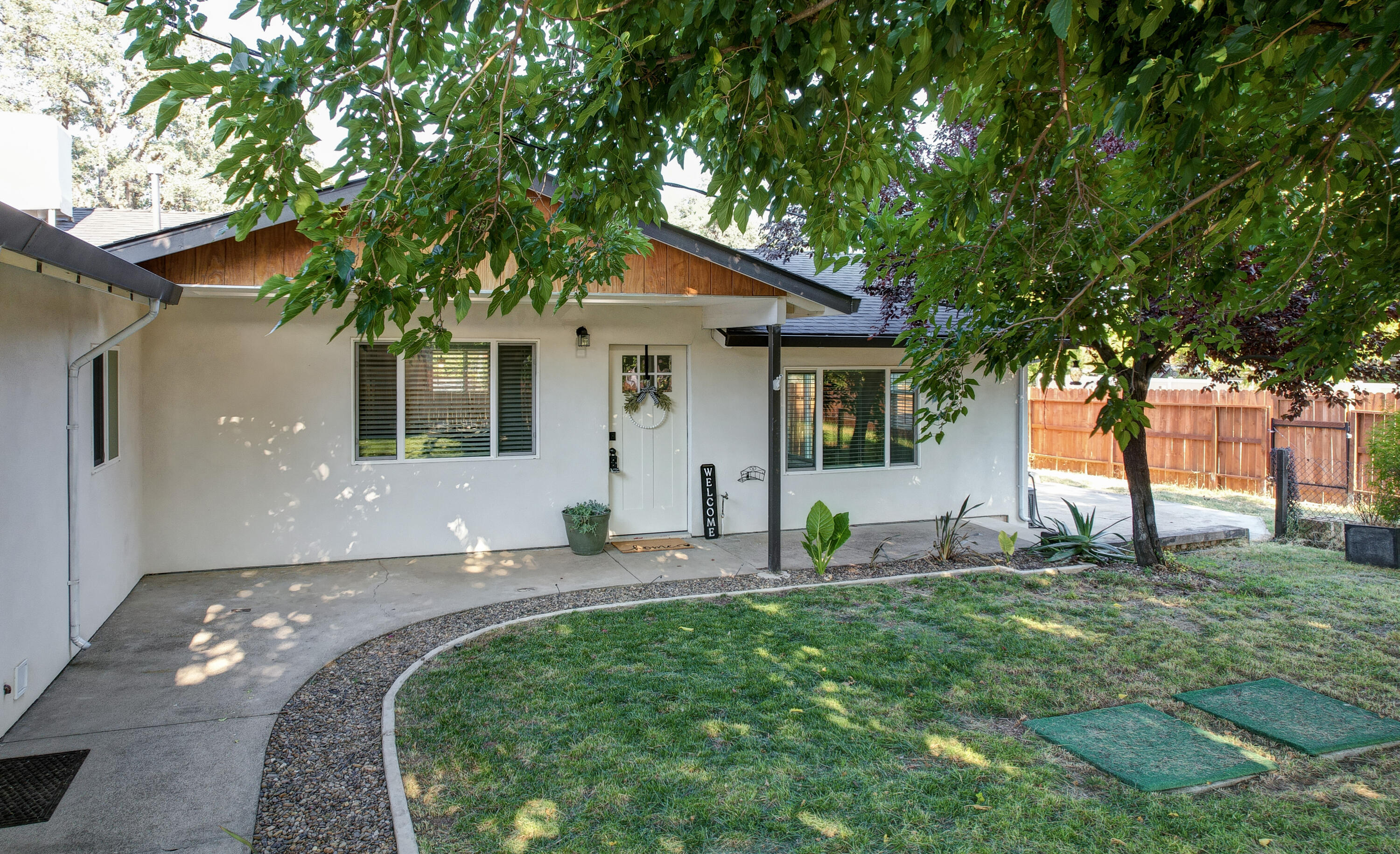property viewer photo 1