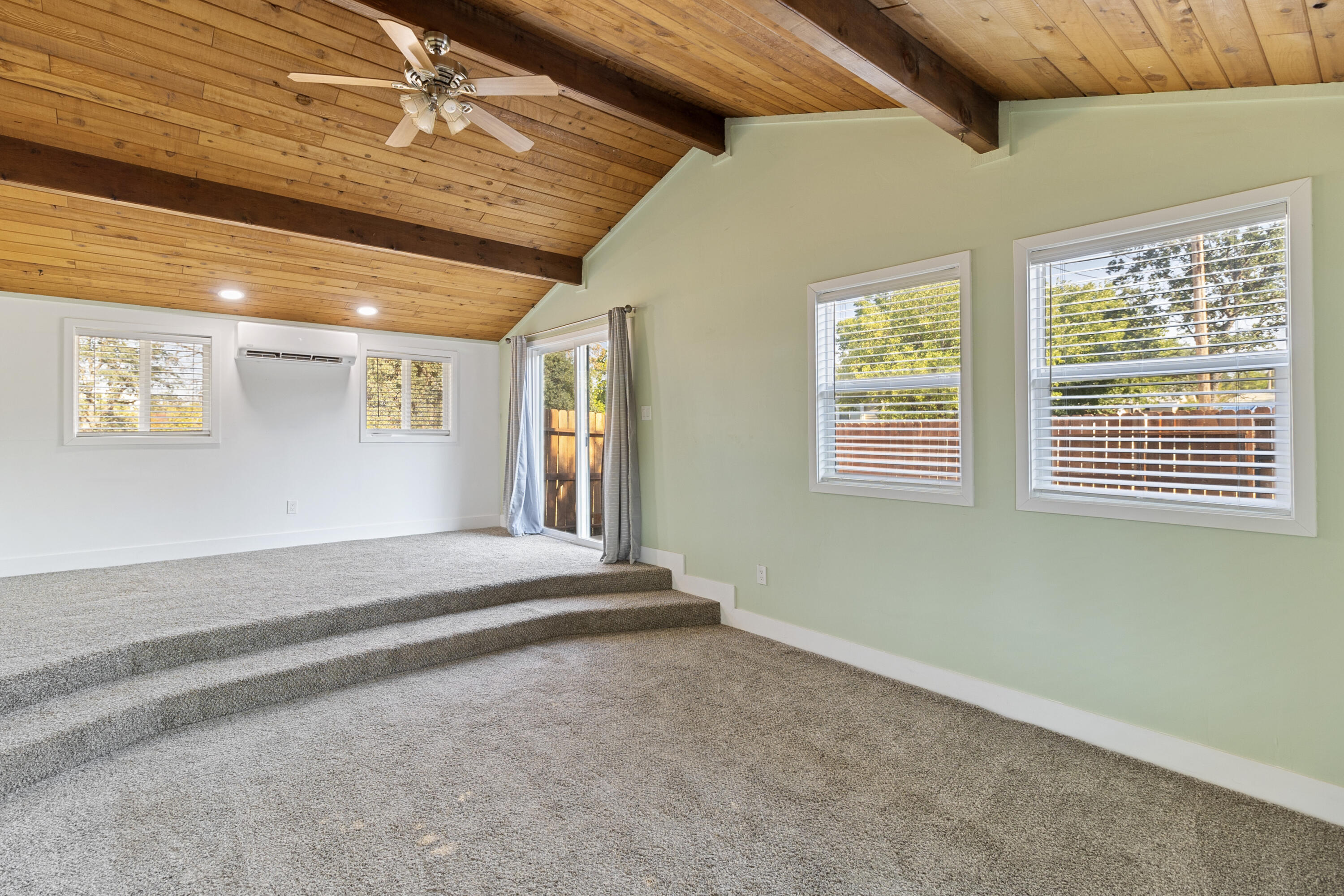 property viewer photo 15