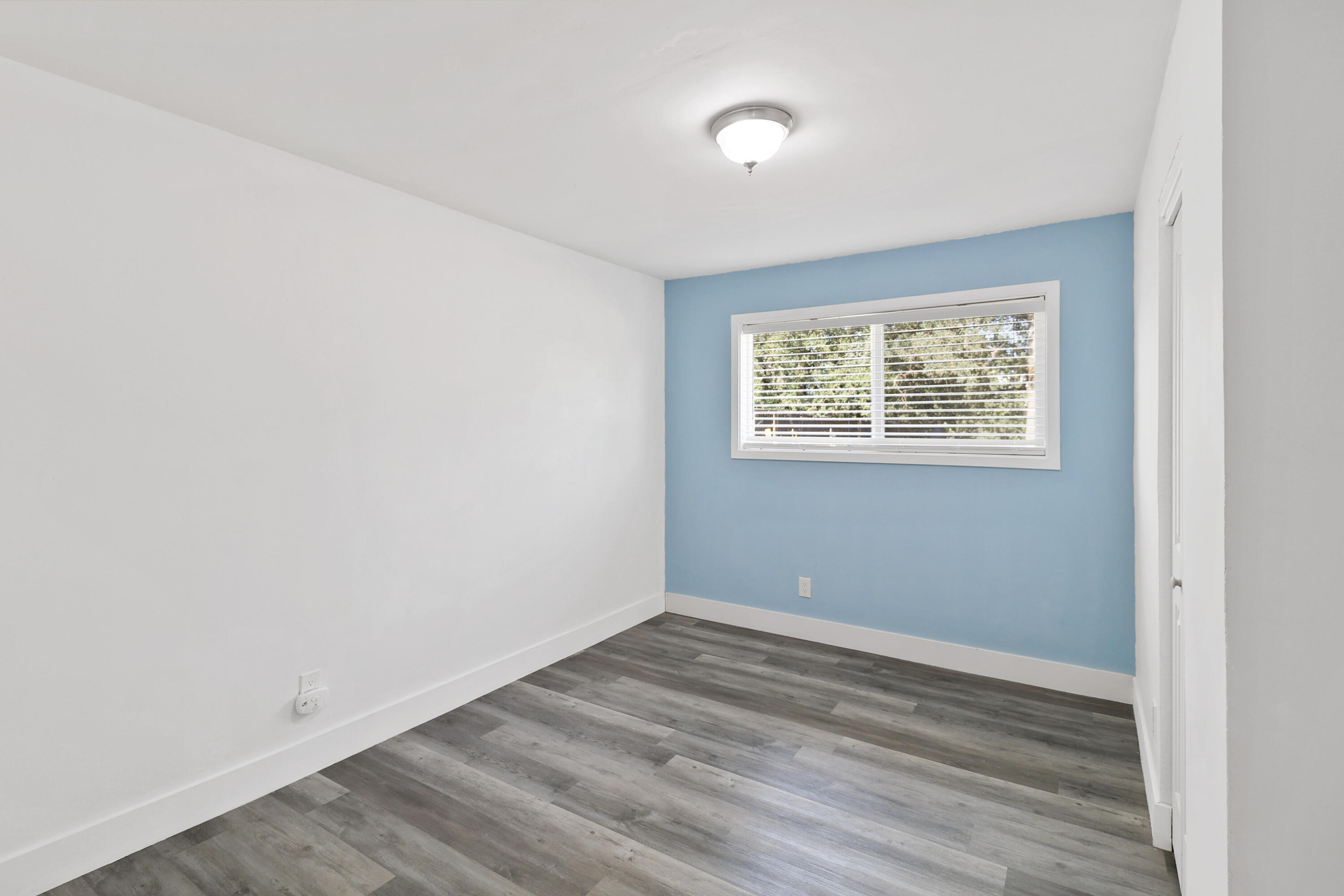 property viewer photo 25