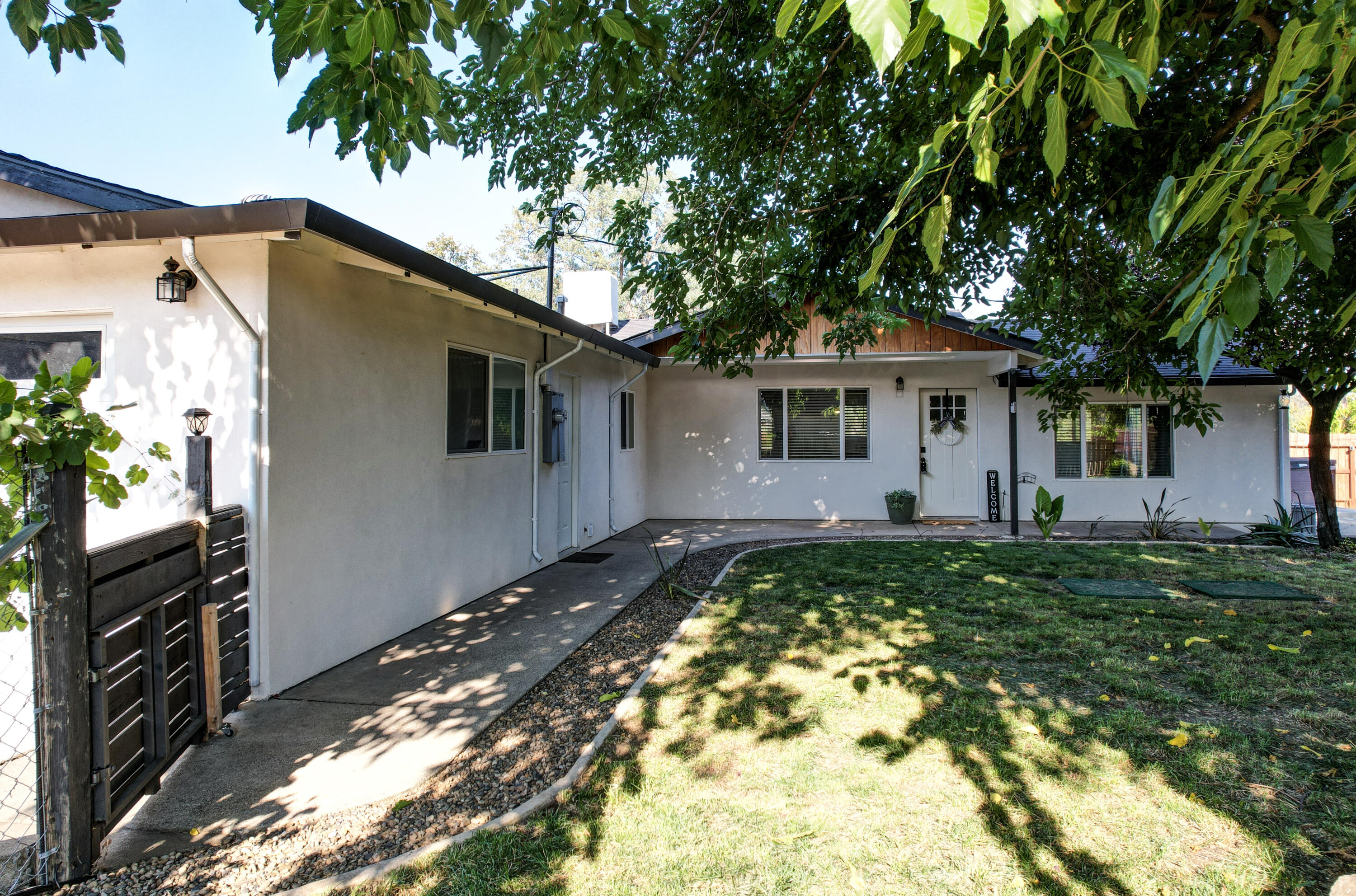 property viewer photo 3