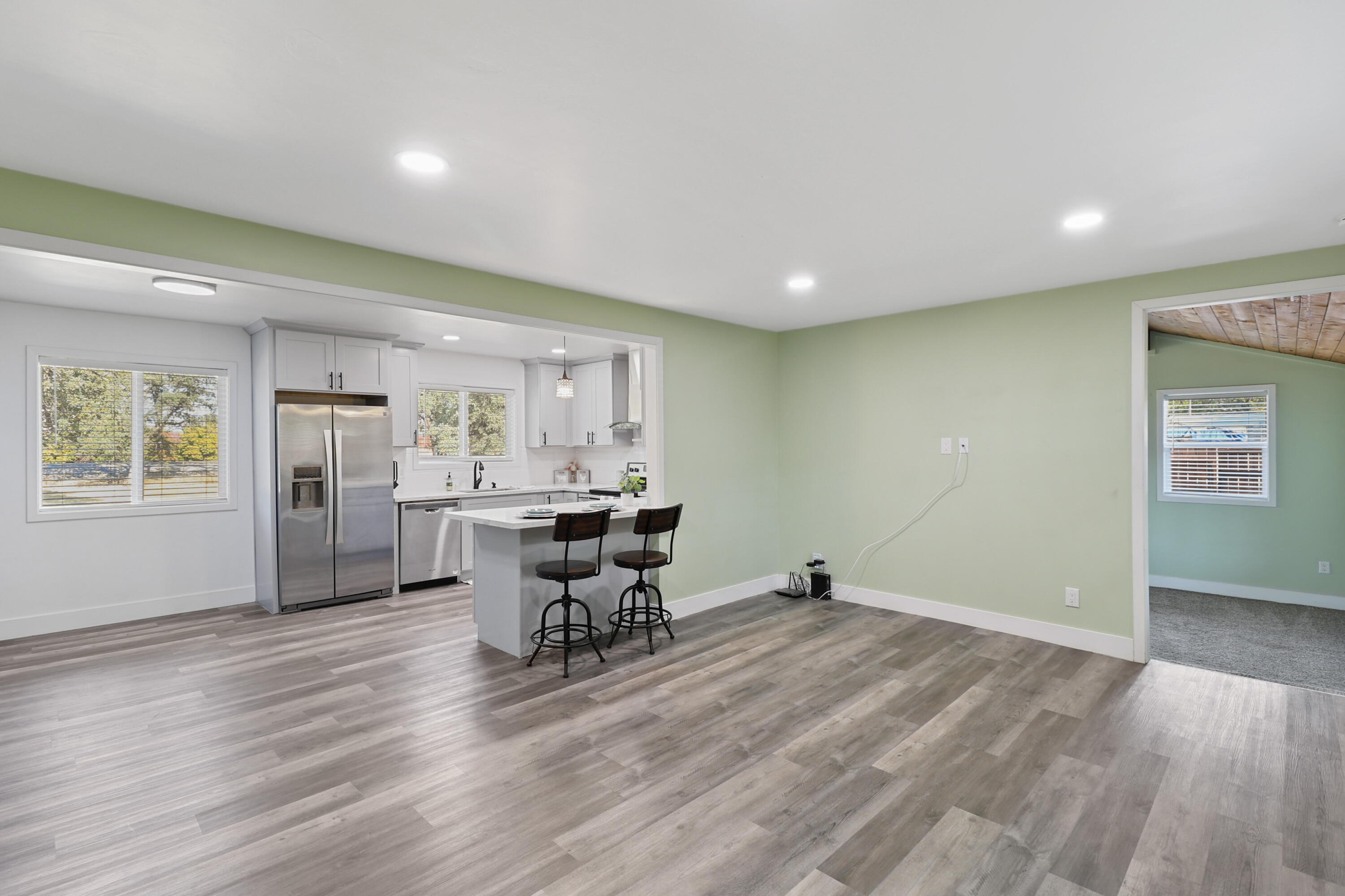 property viewer photo 9