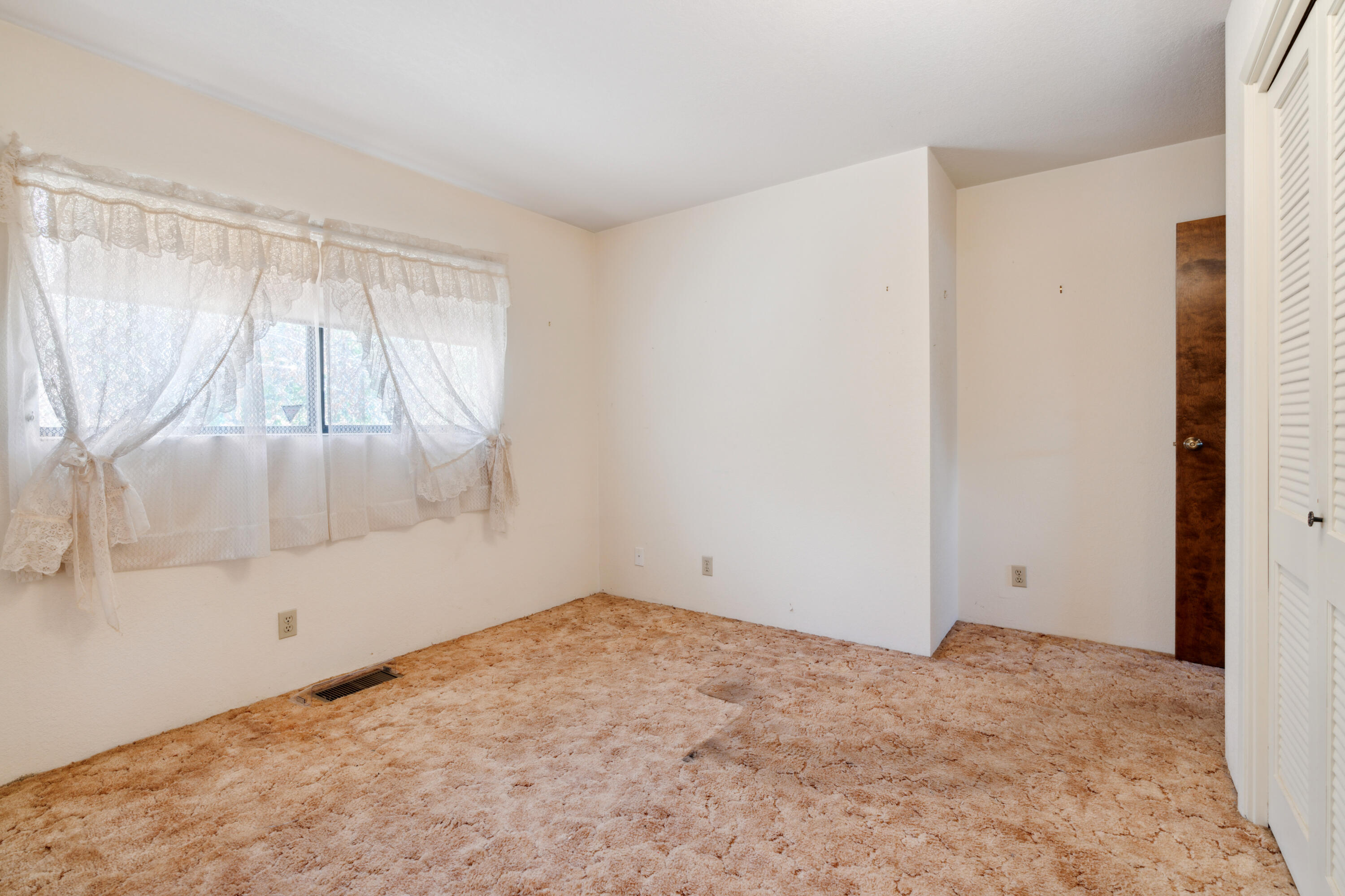 property viewer photo 20