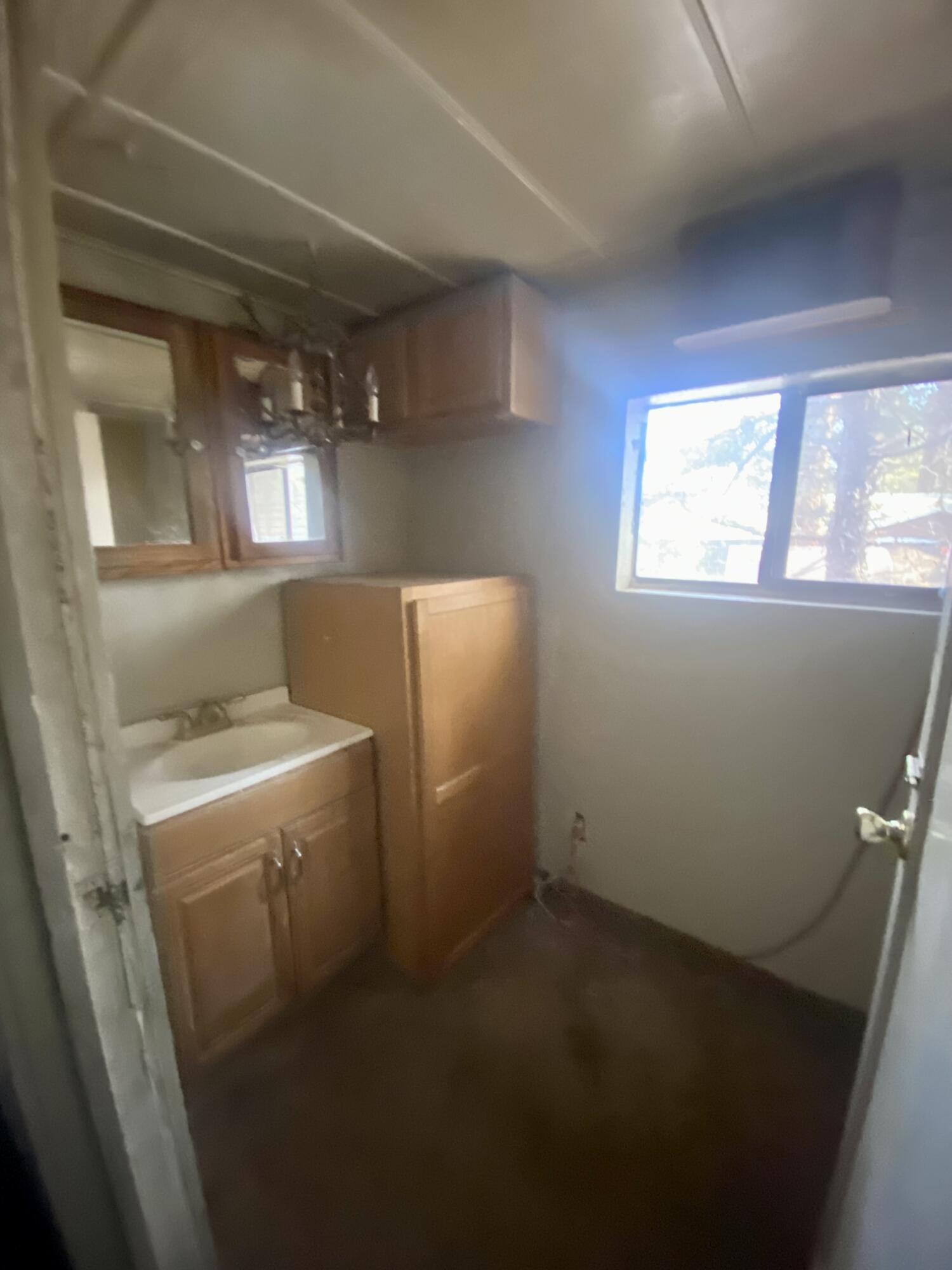 property viewer photo 3