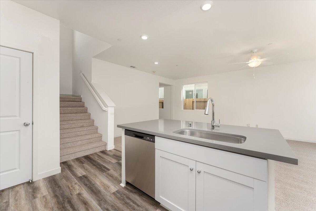 property viewer photo 13