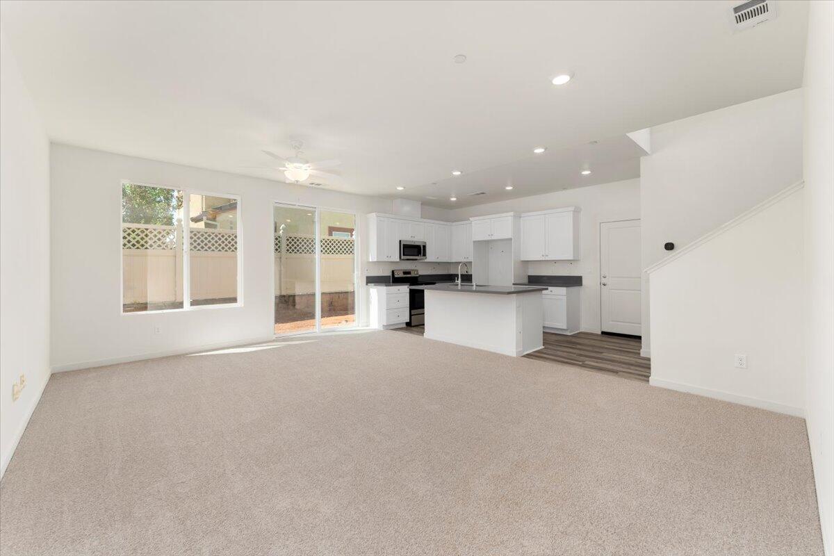 property viewer photo 3
