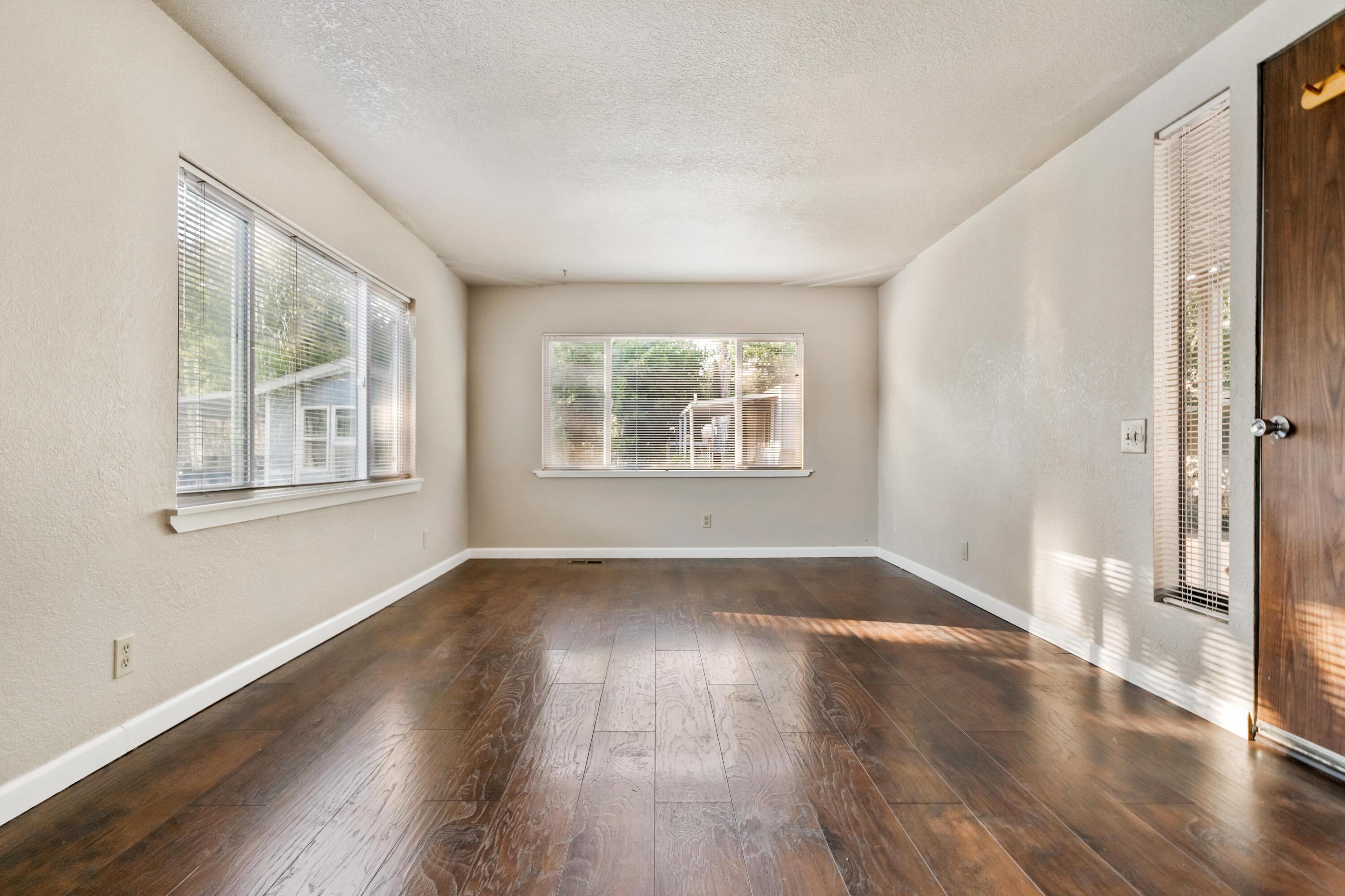 property viewer photo 2