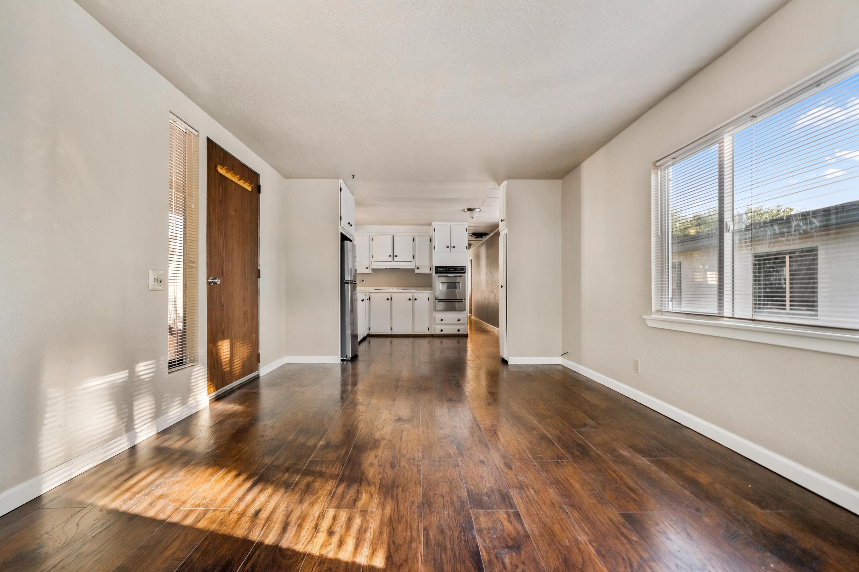property viewer photo 3