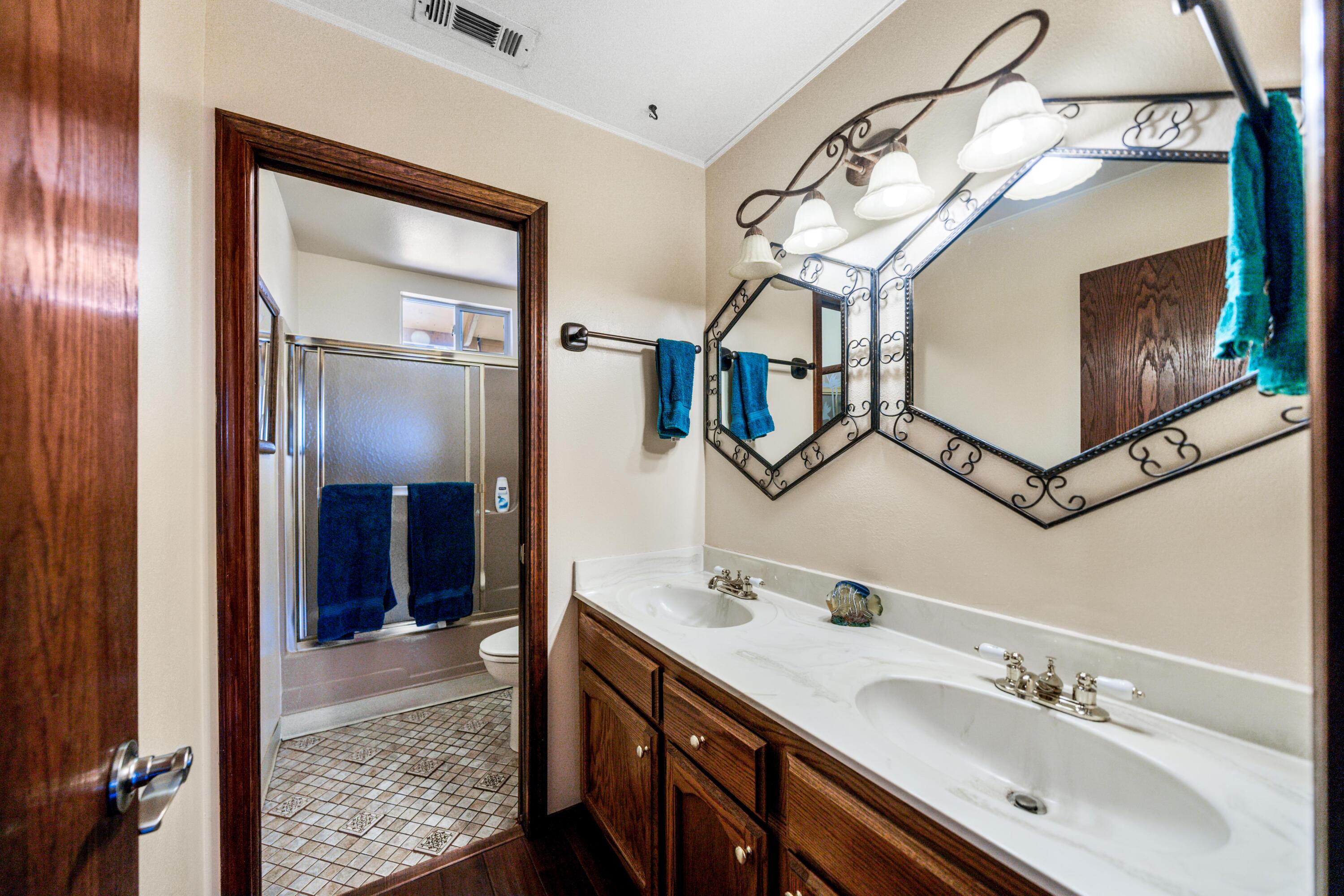 property viewer photo 26