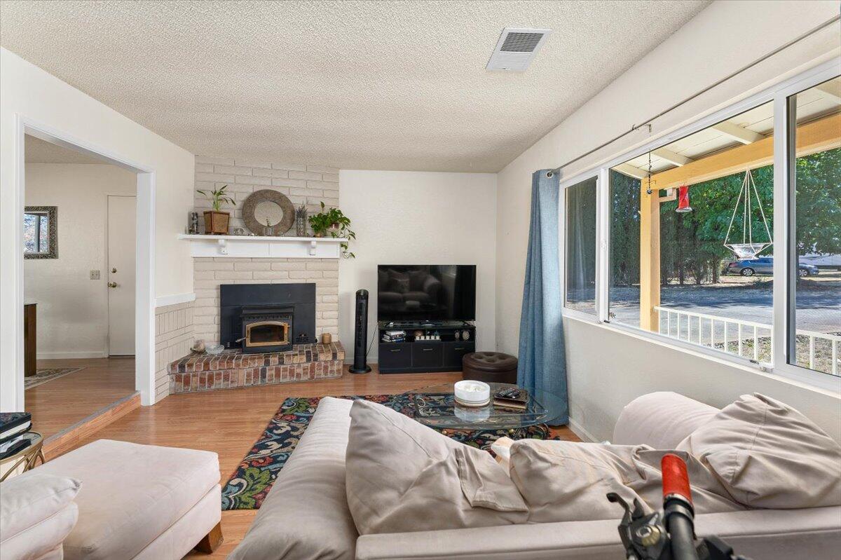 property viewer photo 1