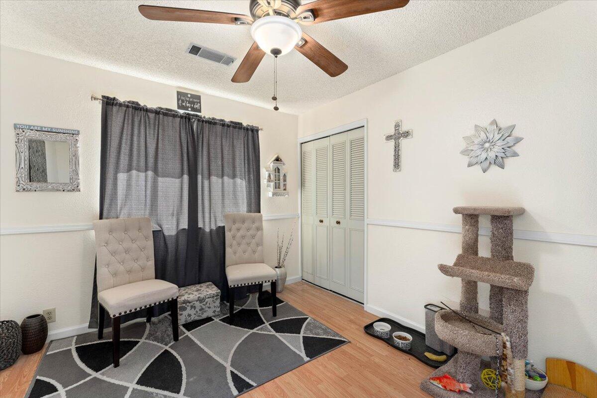 property viewer photo 23