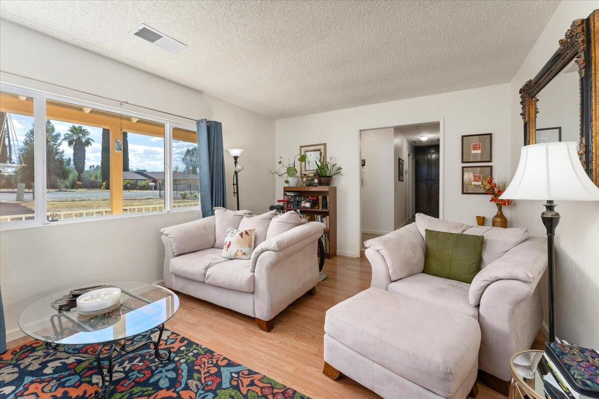 property viewer photo 6