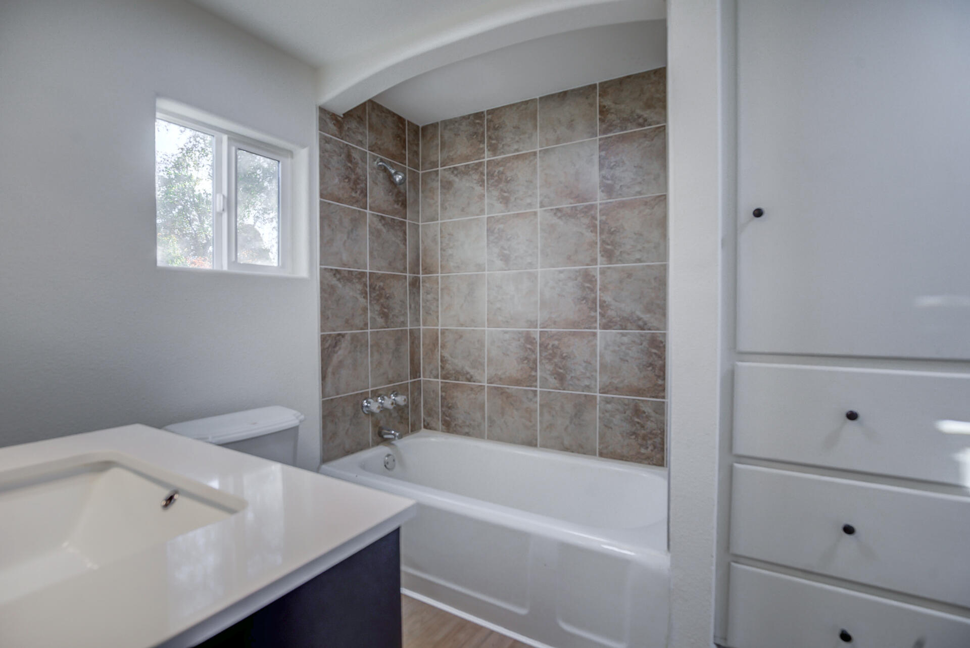 property viewer photo 11