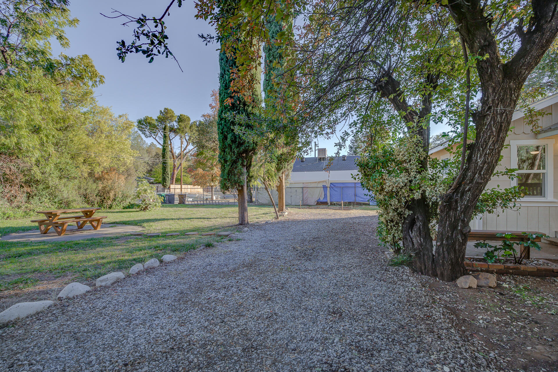 property viewer photo 16