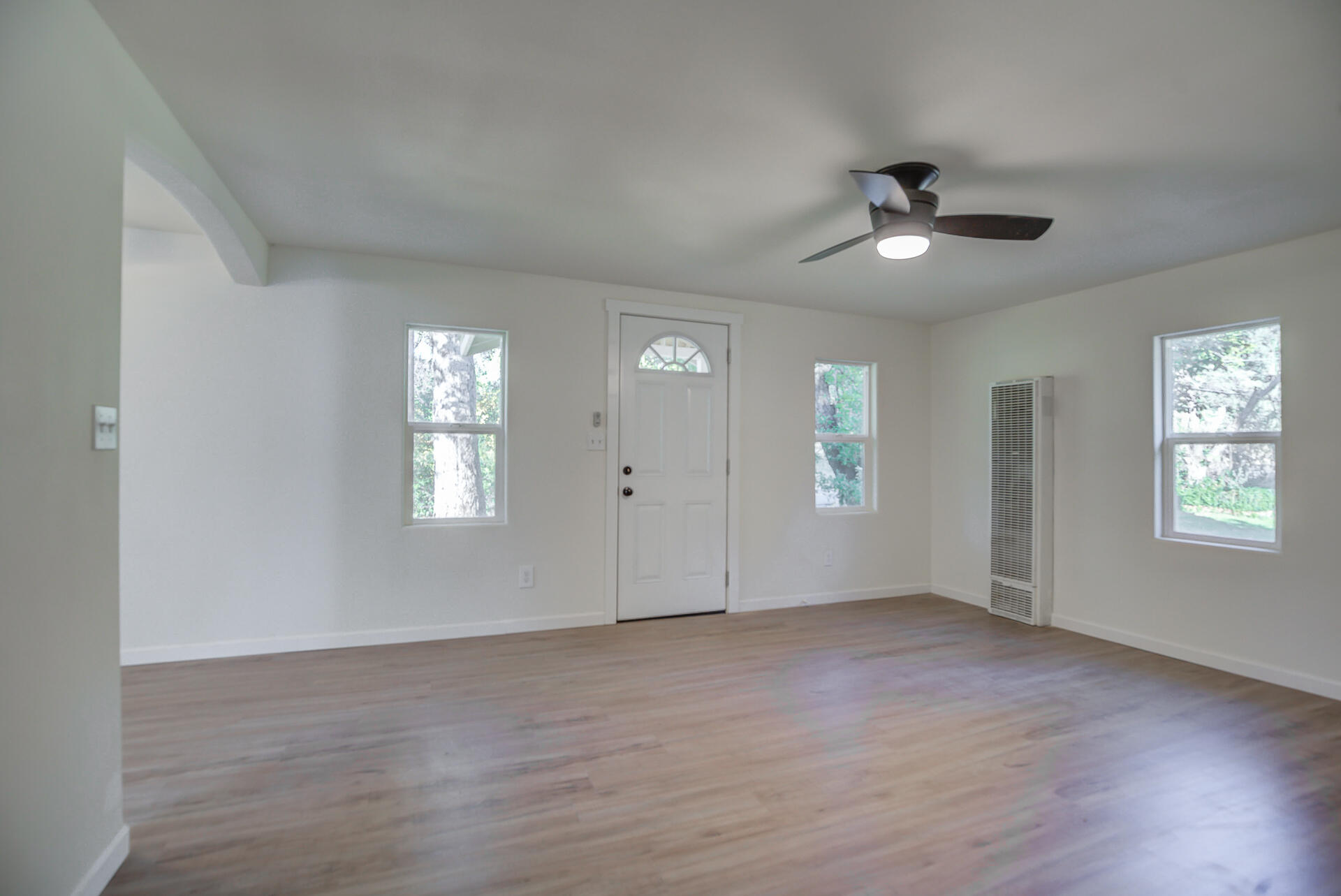 property viewer photo 4