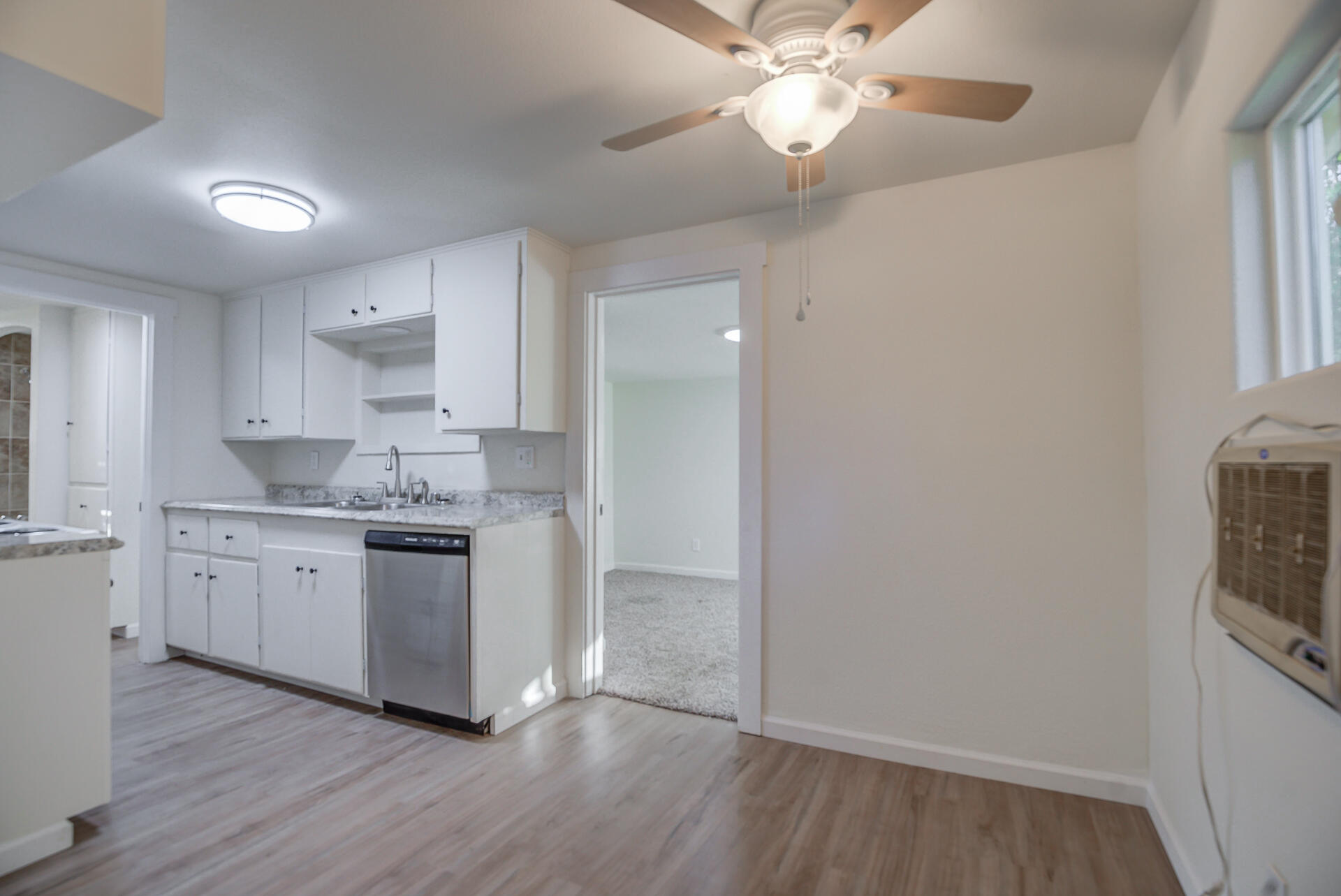 property viewer photo 5
