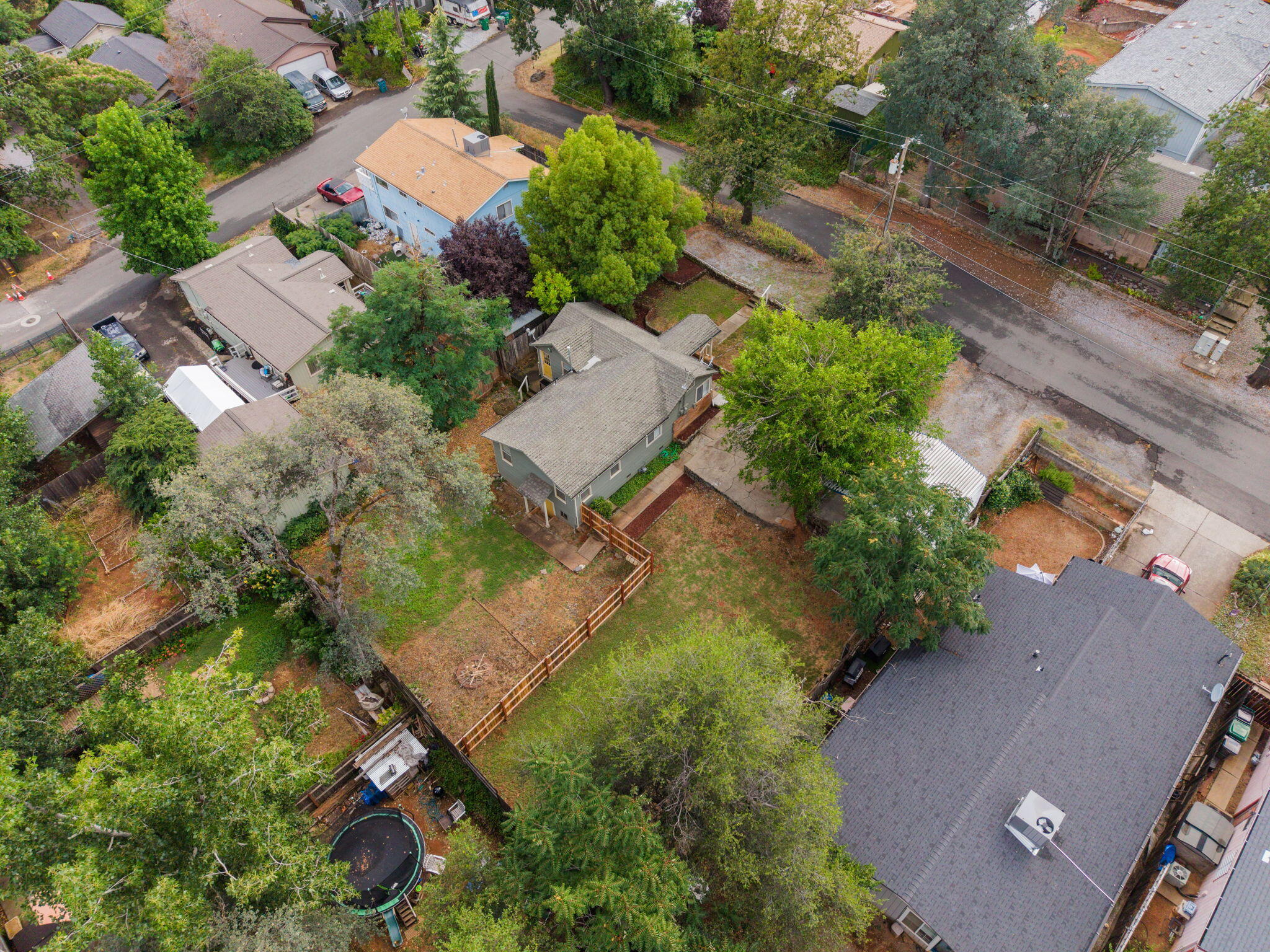 main property photo 30