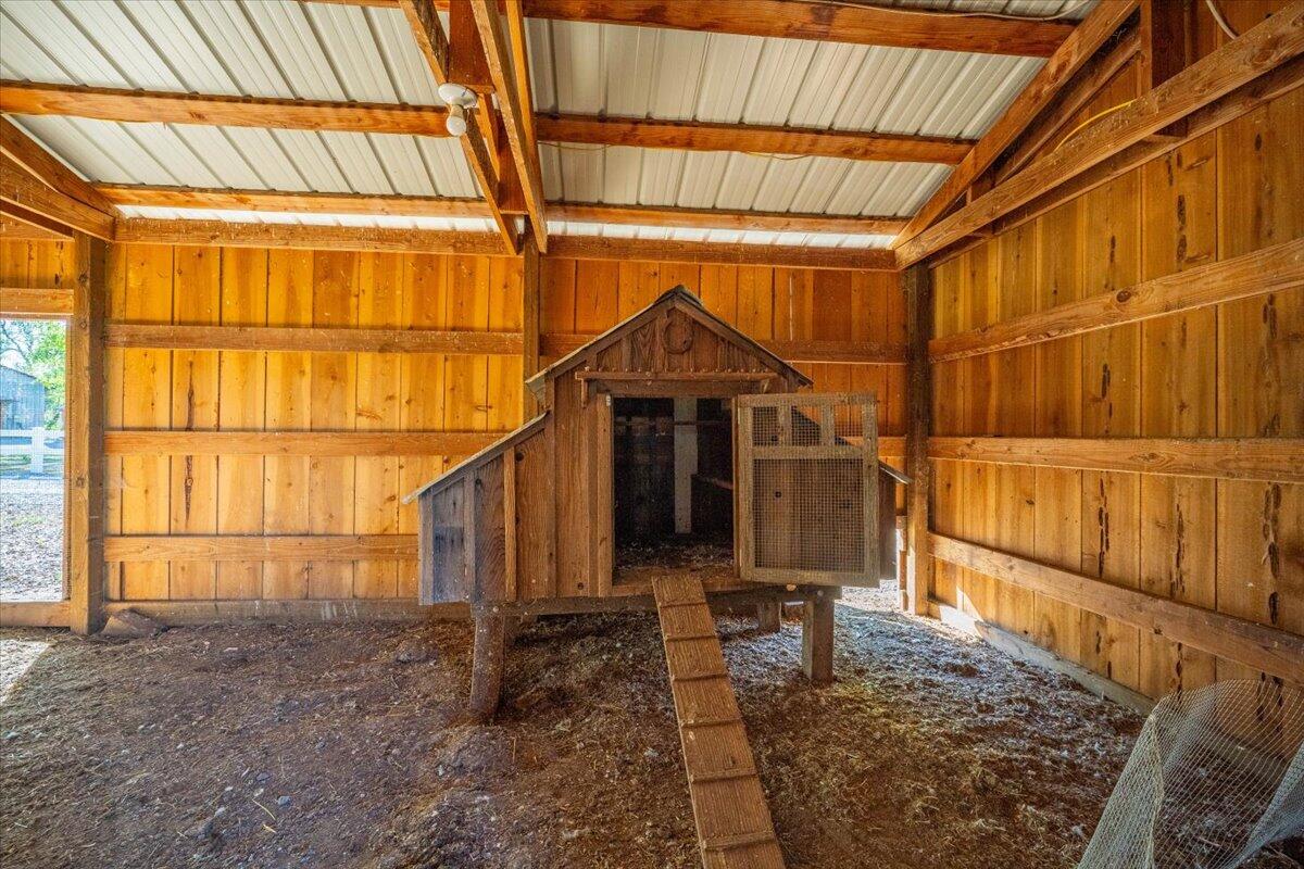 main property photo 99