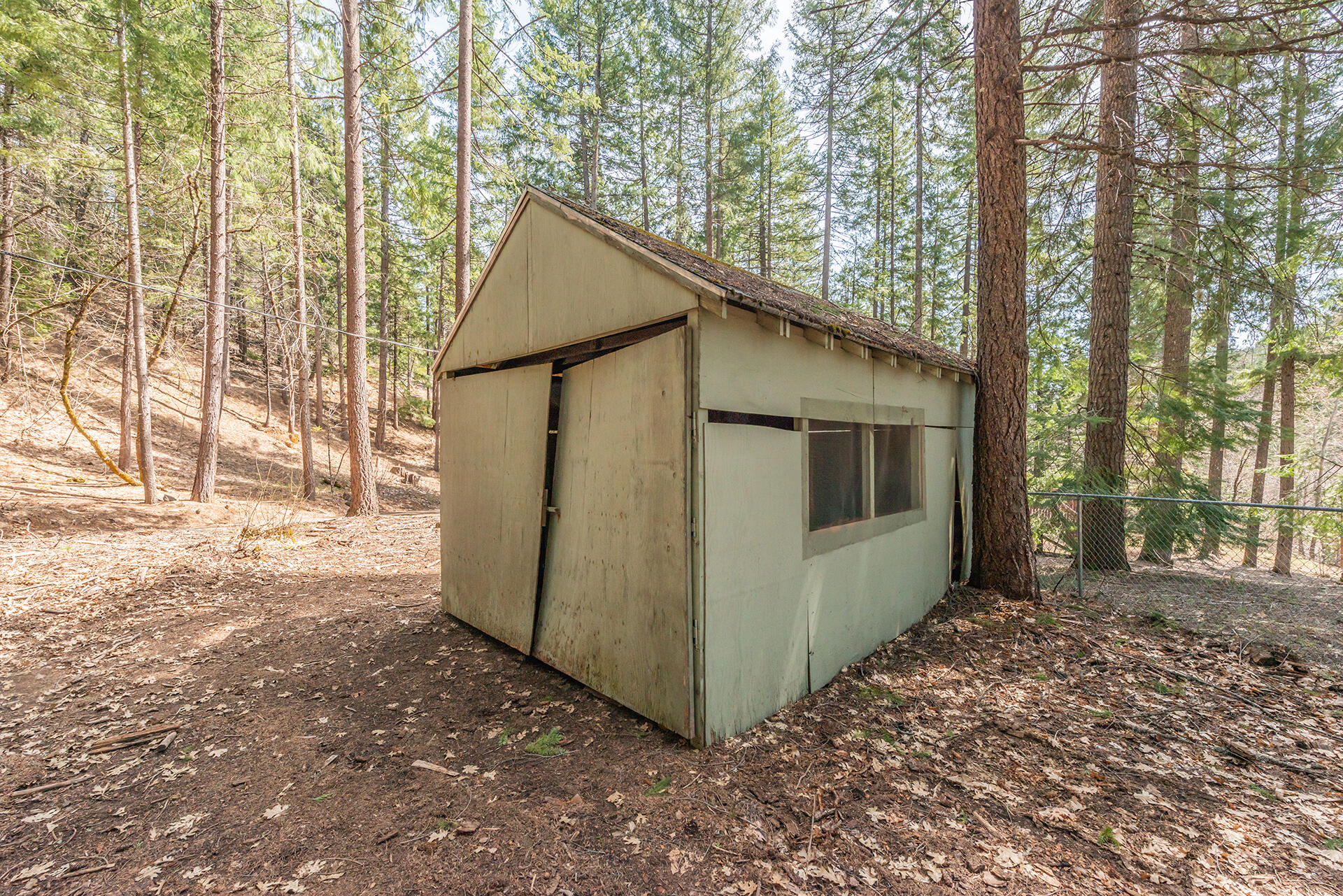 main property photo 28