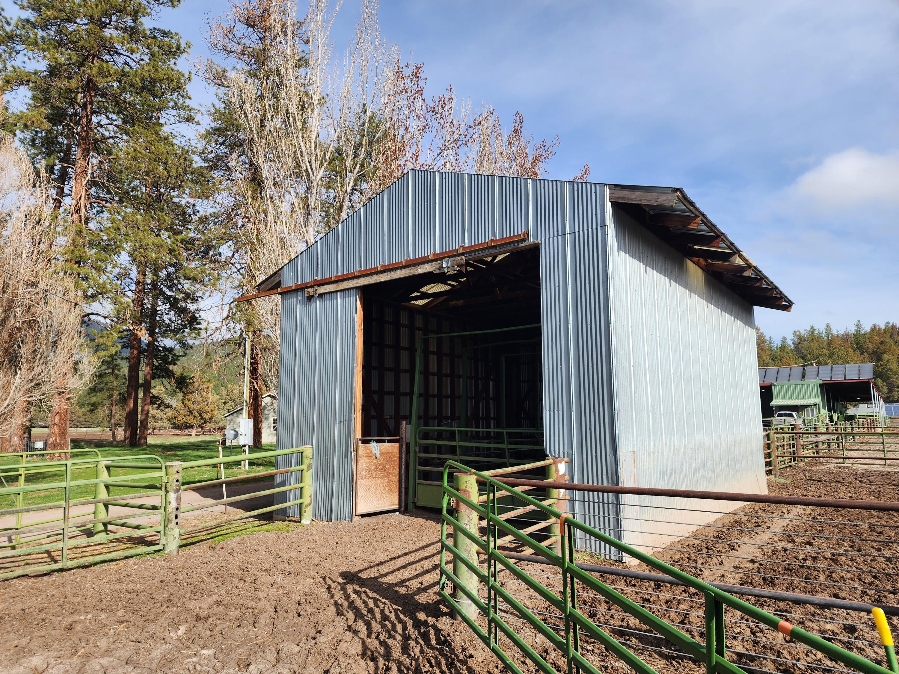 main property photo 40