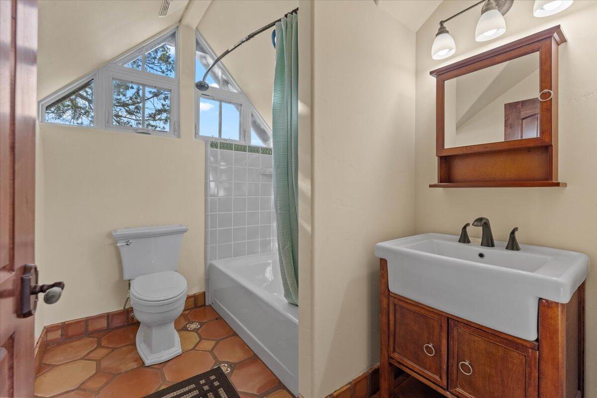 main property photo 94