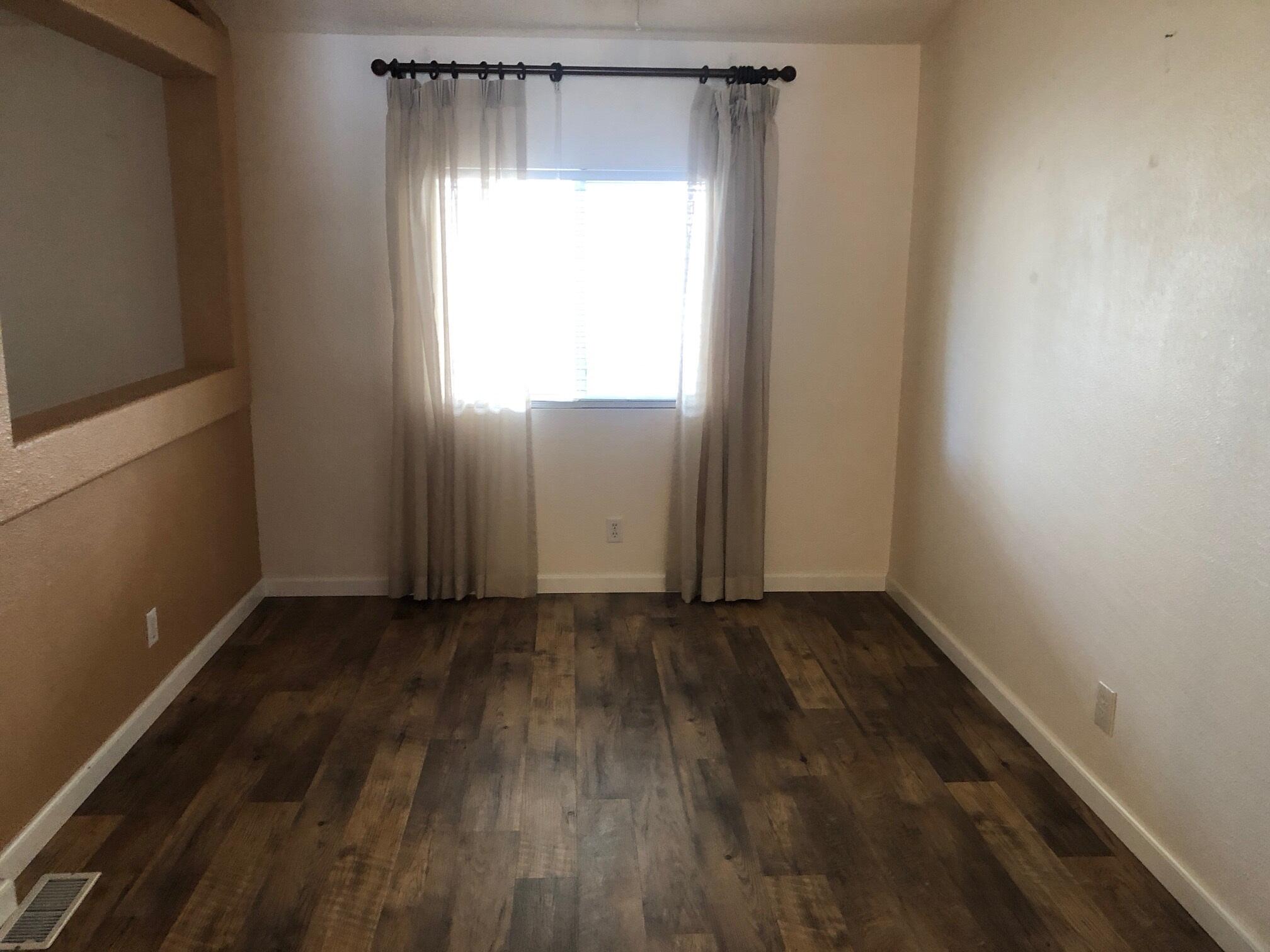 property viewer photo 3