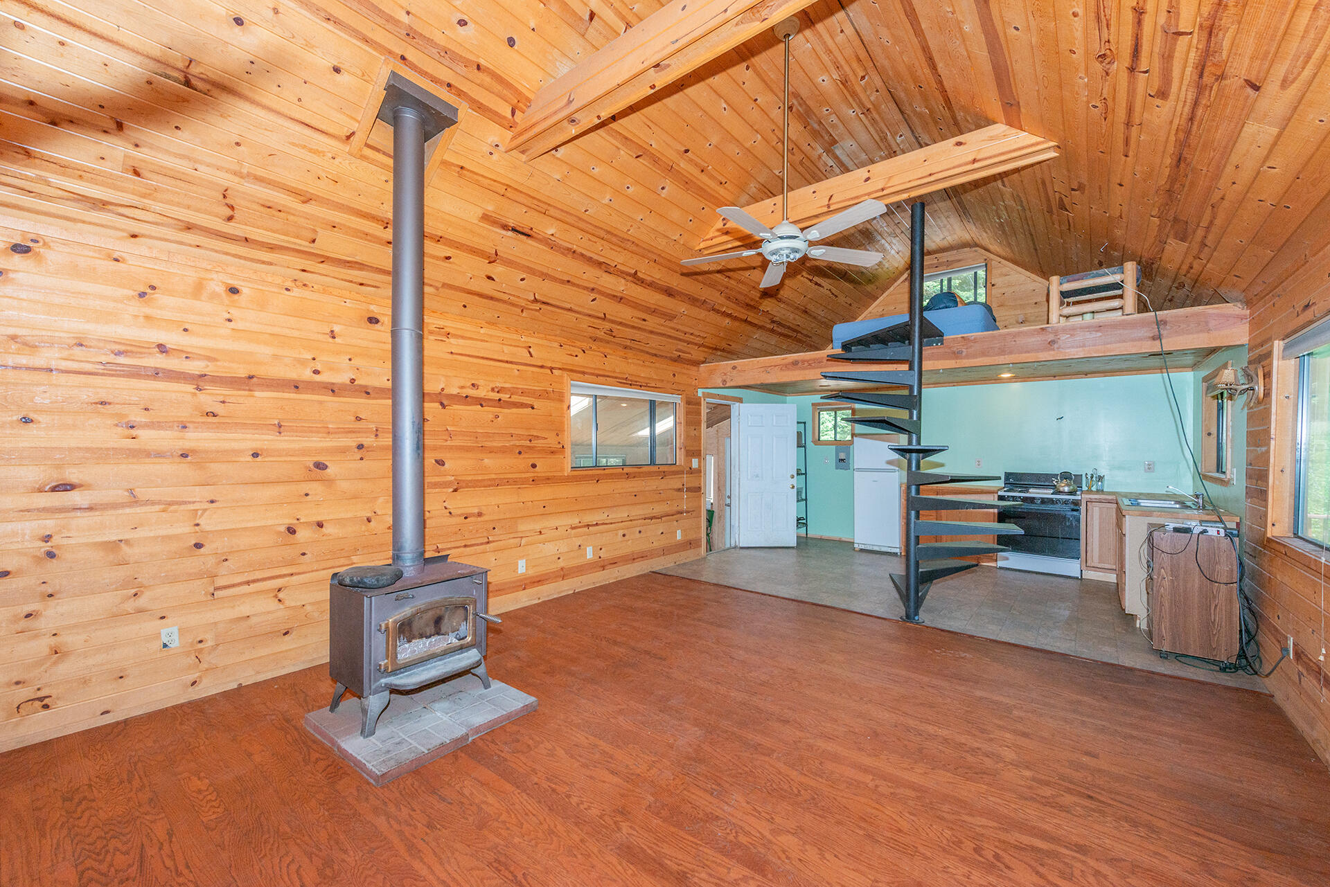 main property photo 16