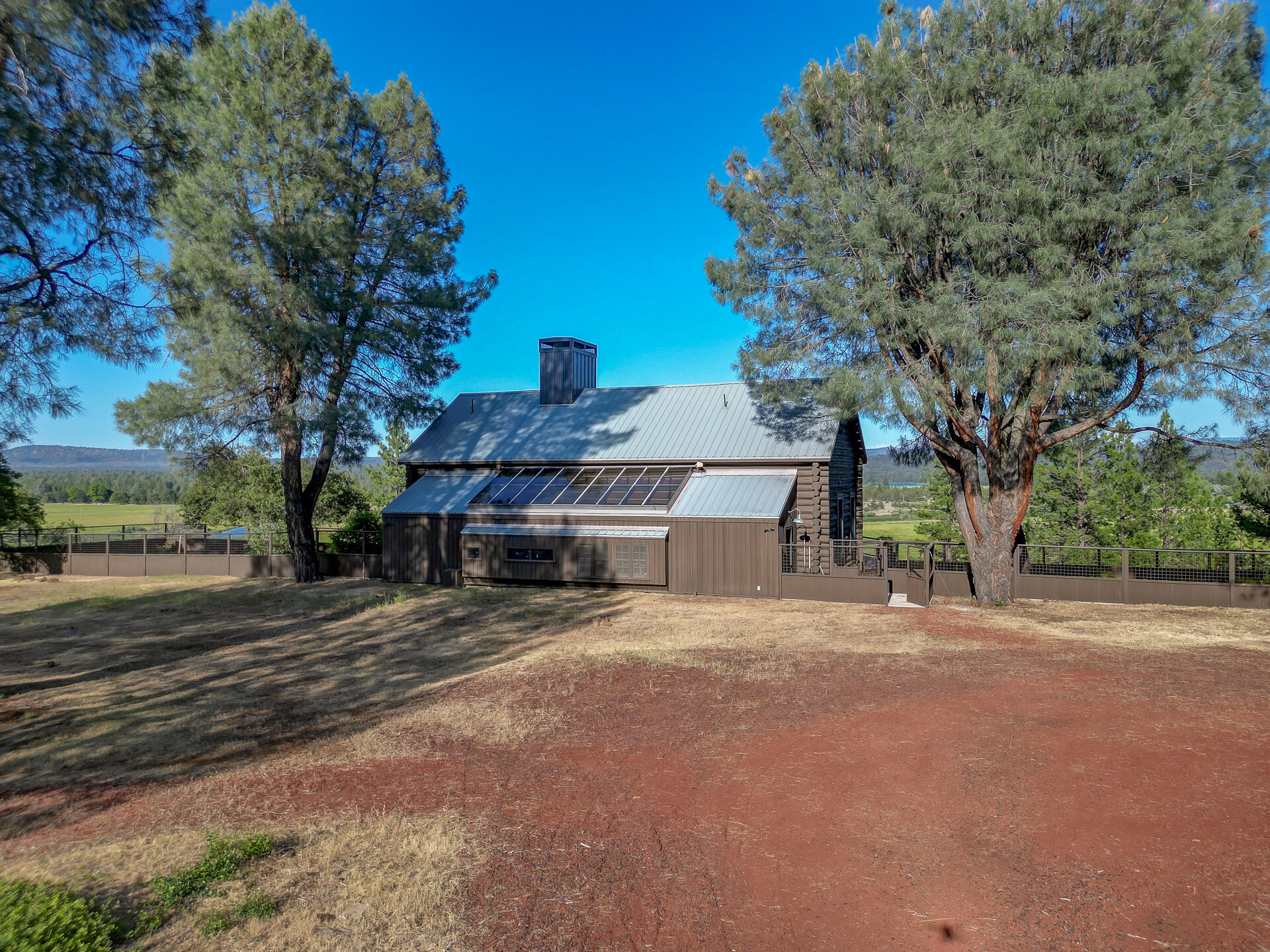 main property photo 14