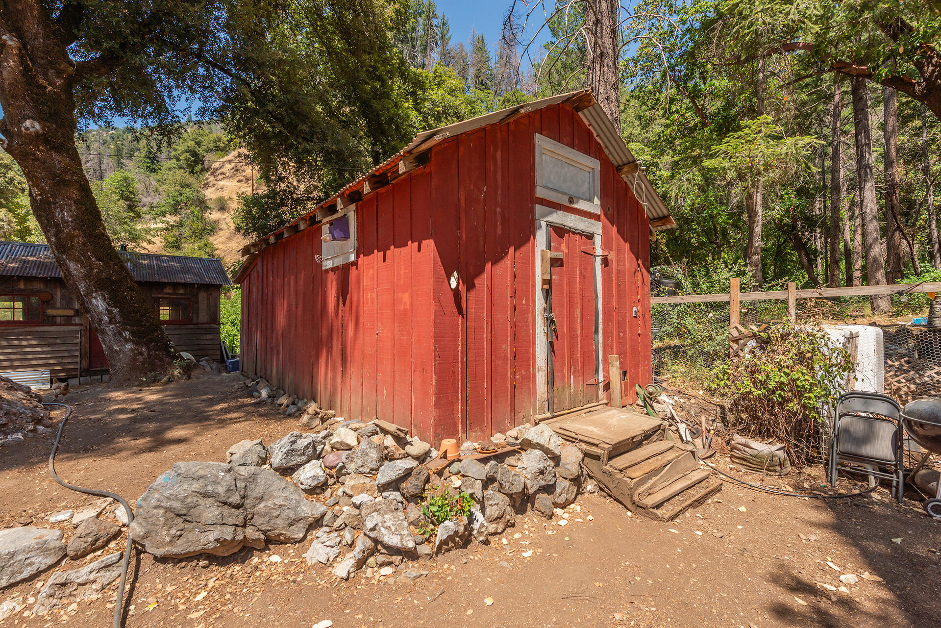 main property photo 30
