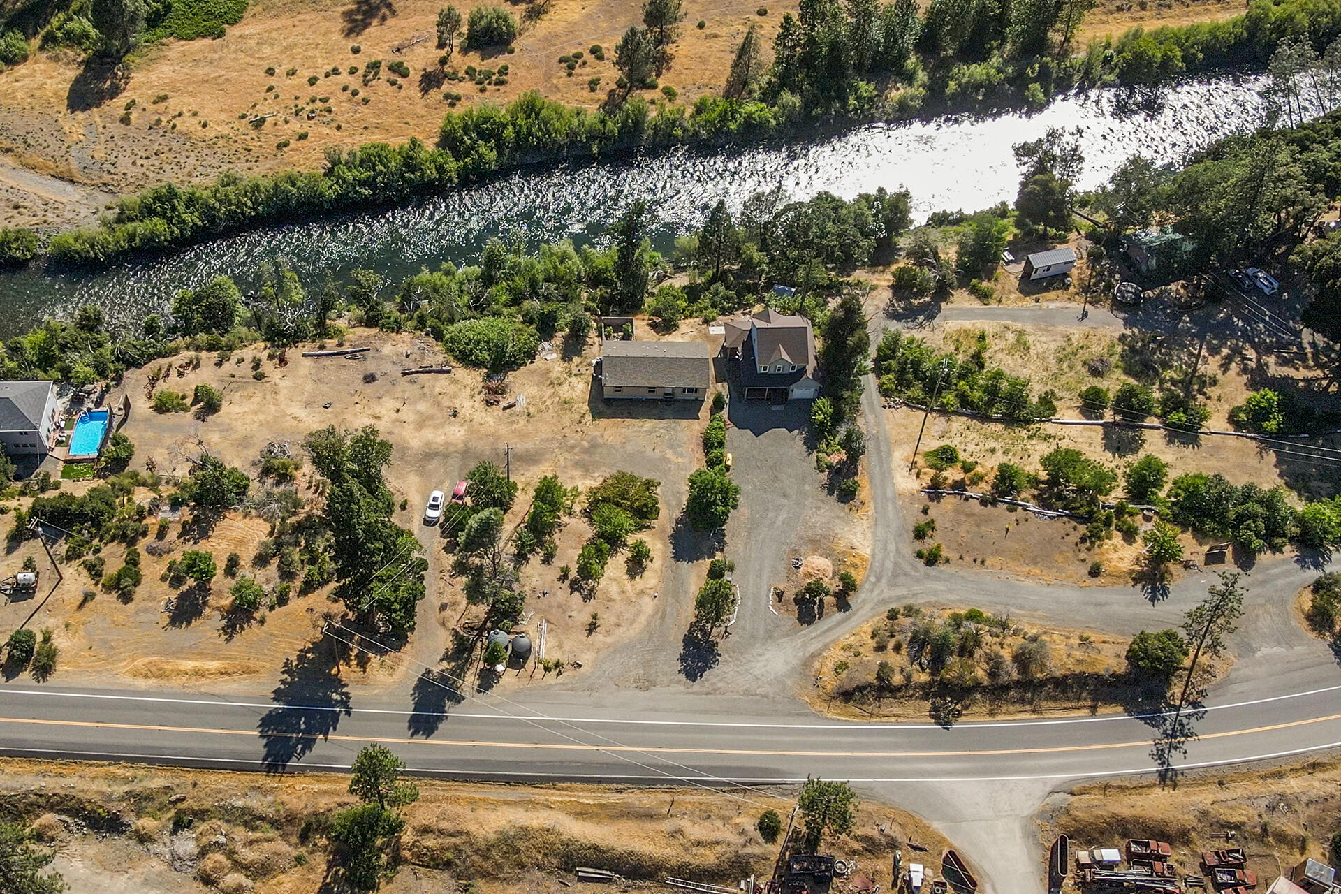 main property photo 16
