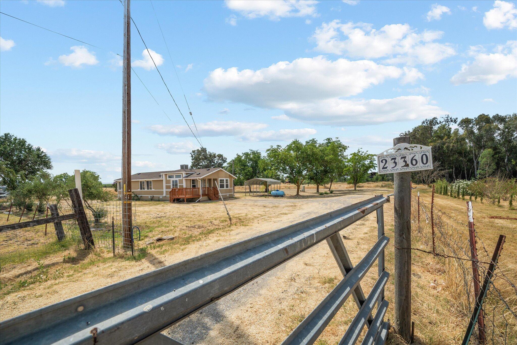main property photo 28