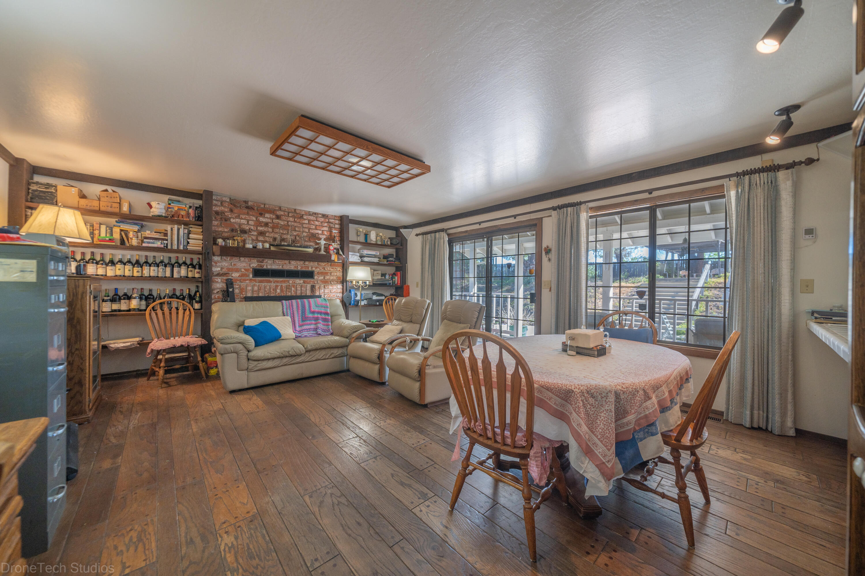 main property photo 9